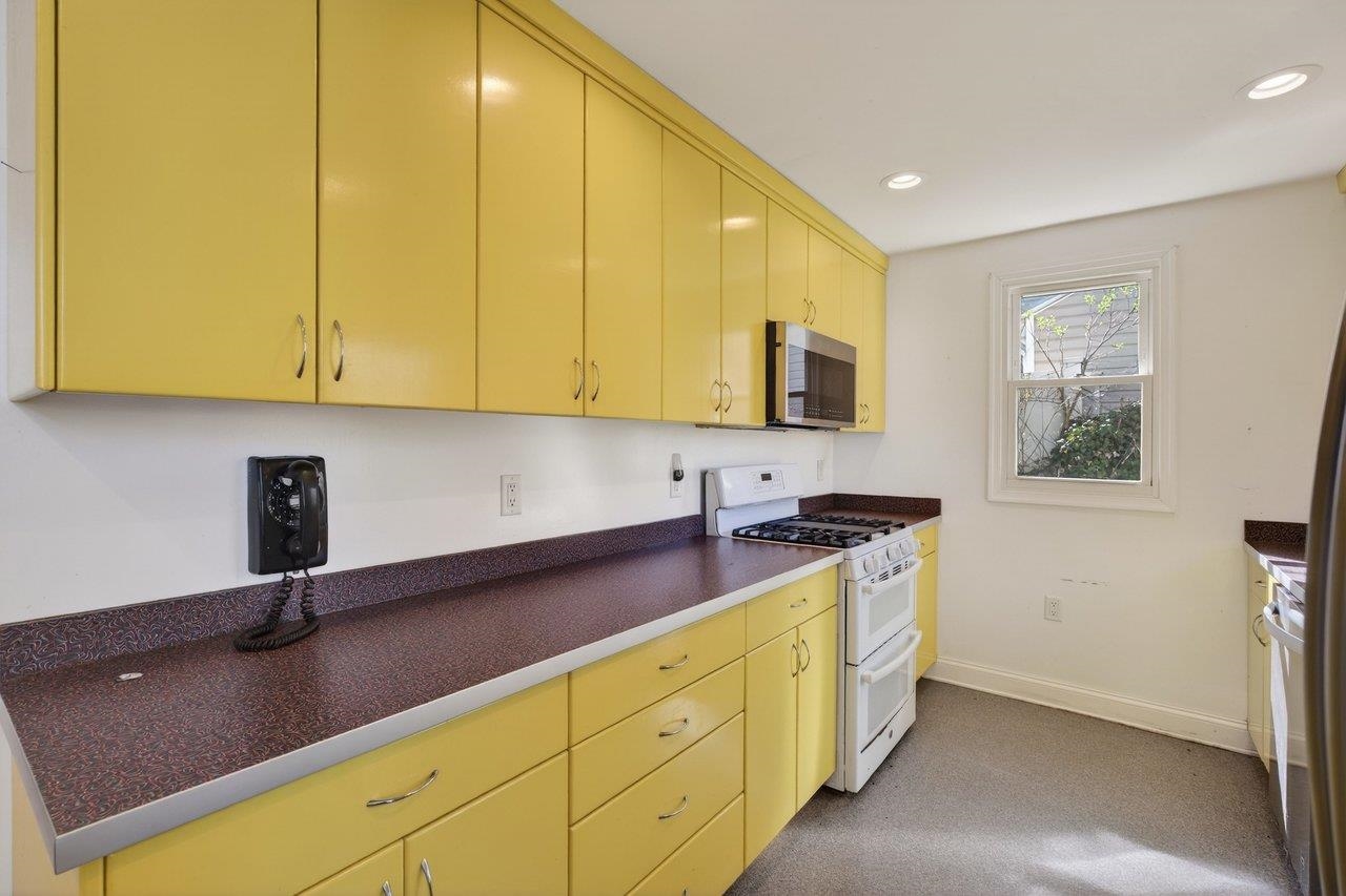 422 MECHANIC ST, LURAY, Virginia 22835, 5 Bedrooms Bedrooms, ,2 BathroomsBathrooms,Residential,422 MECHANIC ST,675081 MLS # 675081