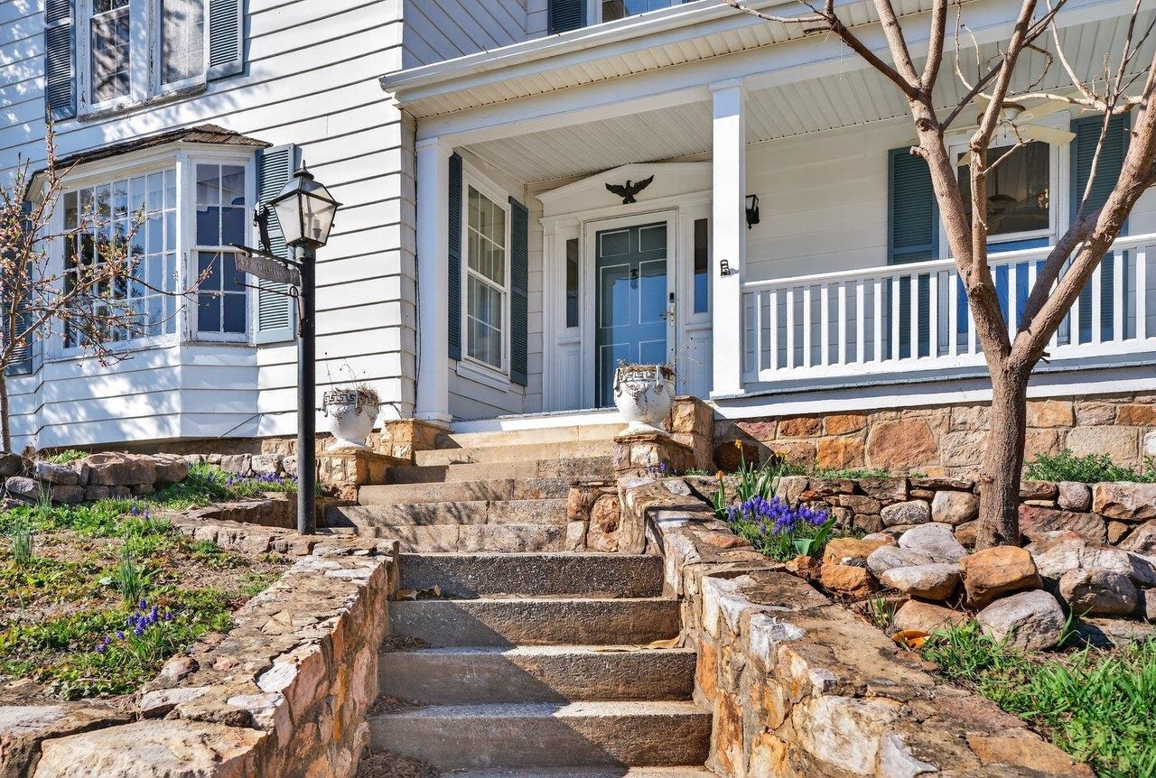 422 MECHANIC ST, LURAY, Virginia 22835, 5 Bedrooms Bedrooms, ,2 BathroomsBathrooms,Residential,422 MECHANIC ST,675081 MLS # 675081