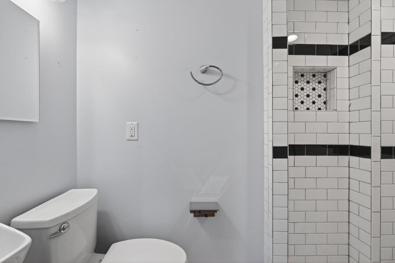 422 MECHANIC ST, LURAY, Virginia 22835, 5 Bedrooms Bedrooms, ,2 BathroomsBathrooms,Residential,422 MECHANIC ST,675081 MLS # 675081