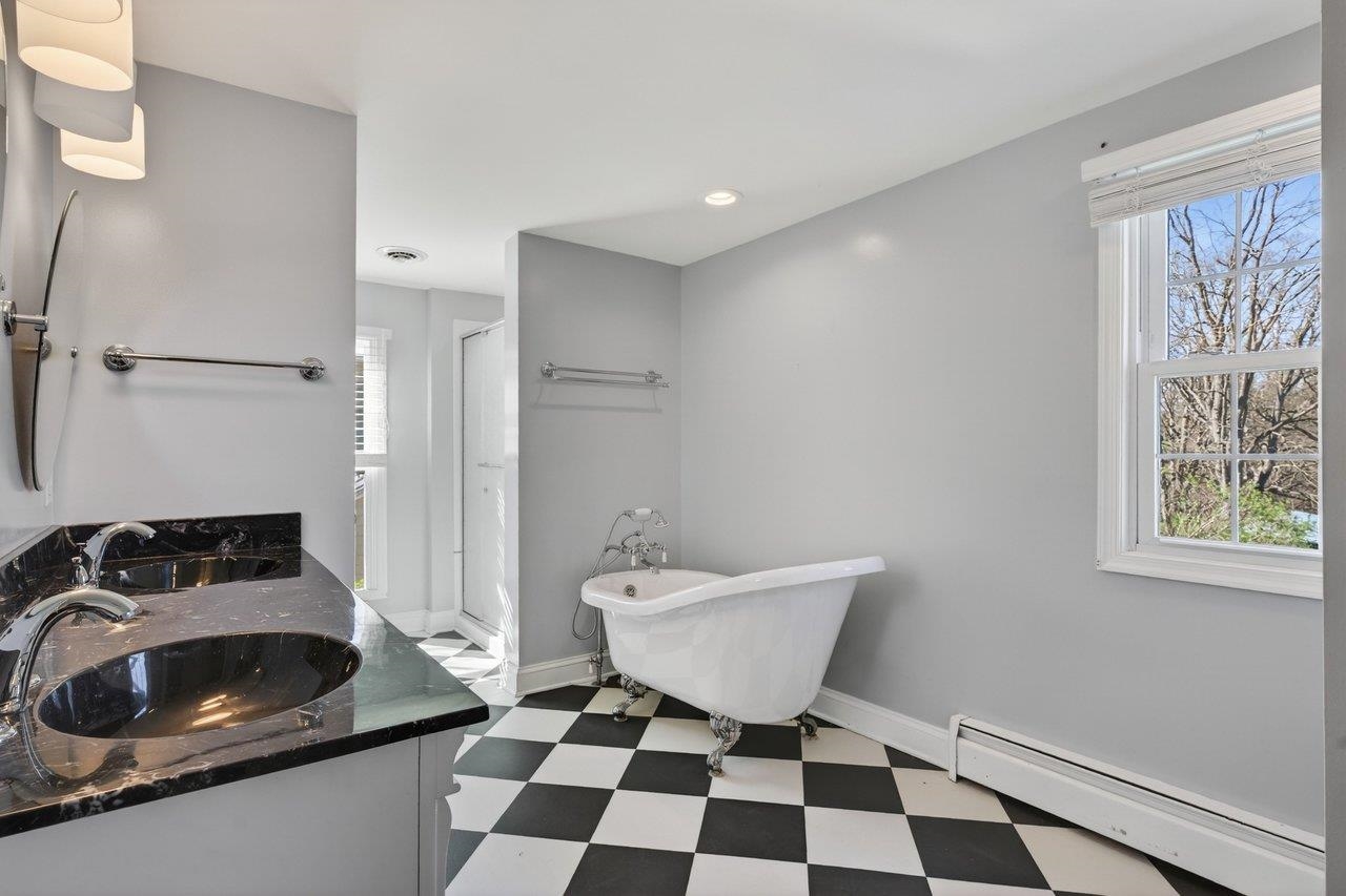 422 MECHANIC ST, LURAY, Virginia 22835, 5 Bedrooms Bedrooms, ,2 BathroomsBathrooms,Residential,422 MECHANIC ST,675081 MLS # 675081