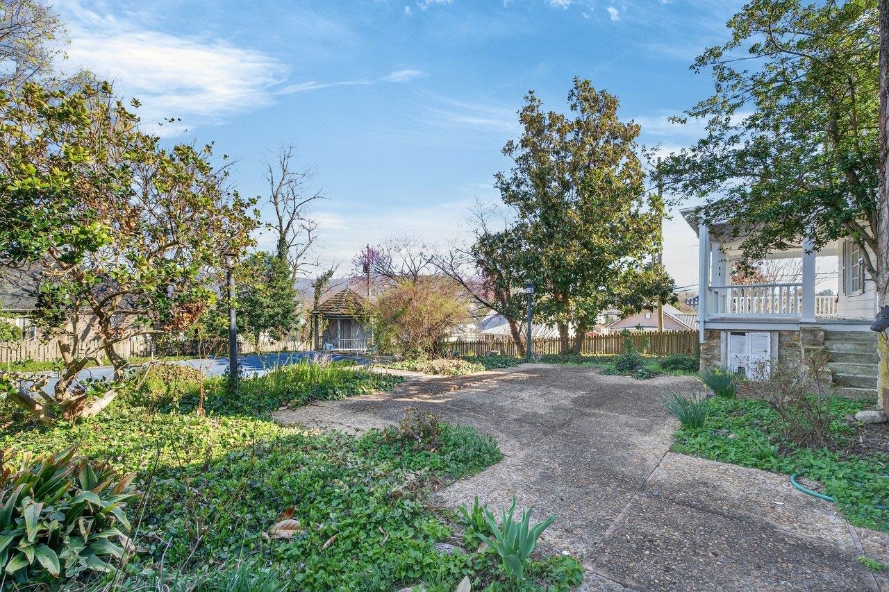 422 MECHANIC ST, LURAY, Virginia 22835, 5 Bedrooms Bedrooms, ,2 BathroomsBathrooms,Residential,422 MECHANIC ST,675081 MLS # 675081