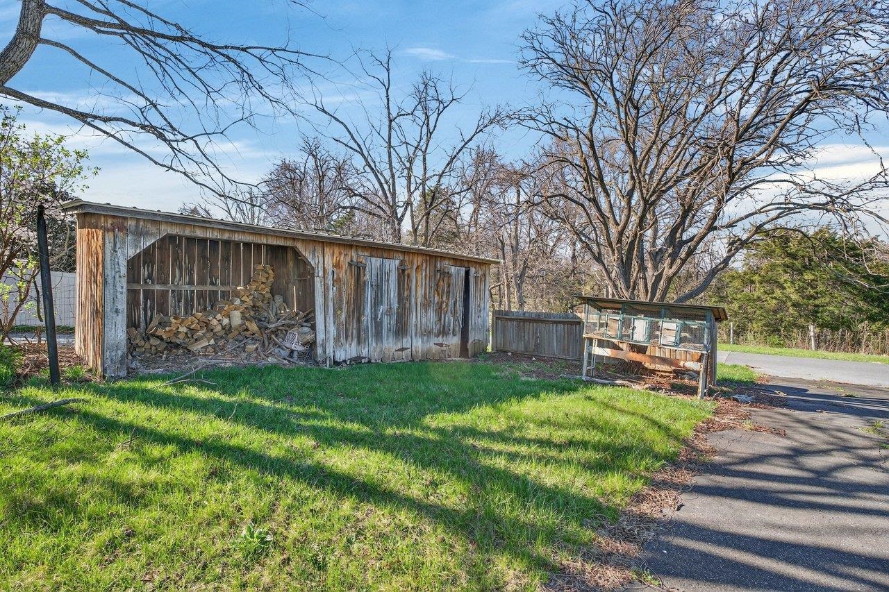 422 MECHANIC ST, LURAY, Virginia 22835, 5 Bedrooms Bedrooms, ,2 BathroomsBathrooms,Residential,422 MECHANIC ST,675081 MLS # 675081