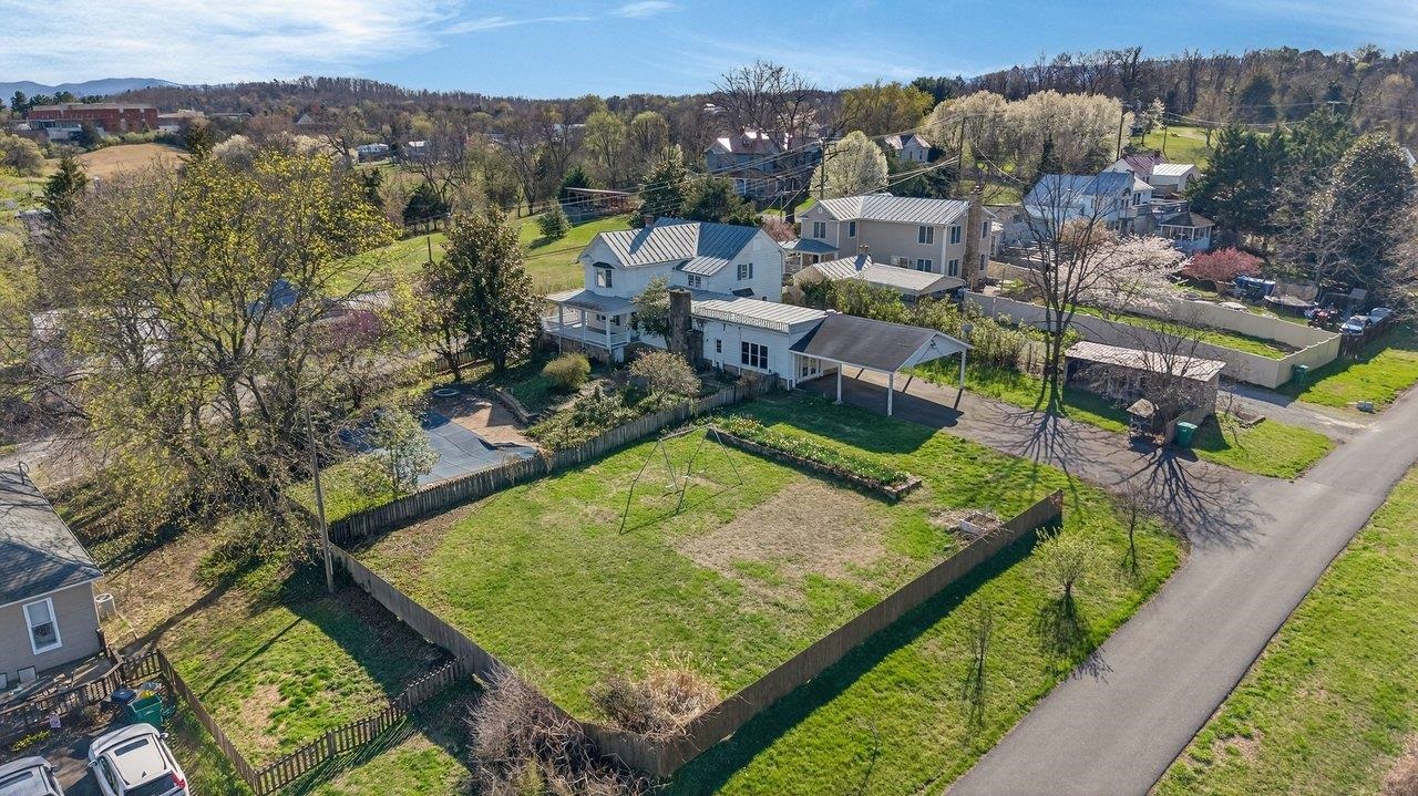 422 MECHANIC ST, LURAY, Virginia 22835, 5 Bedrooms Bedrooms, ,2 BathroomsBathrooms,Residential,422 MECHANIC ST,675081 MLS # 675081