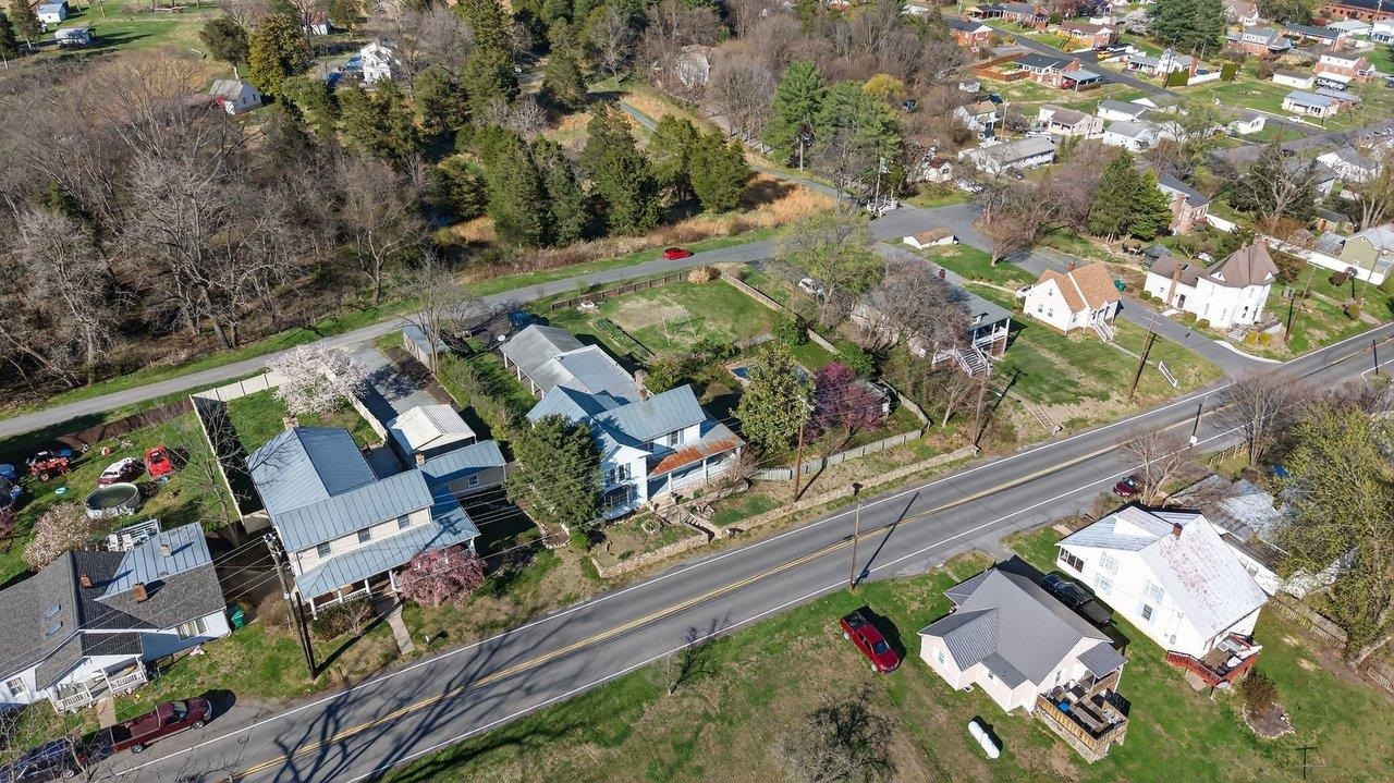 422 MECHANIC ST, LURAY, Virginia 22835, 5 Bedrooms Bedrooms, ,2 BathroomsBathrooms,Residential,422 MECHANIC ST,675081 MLS # 675081