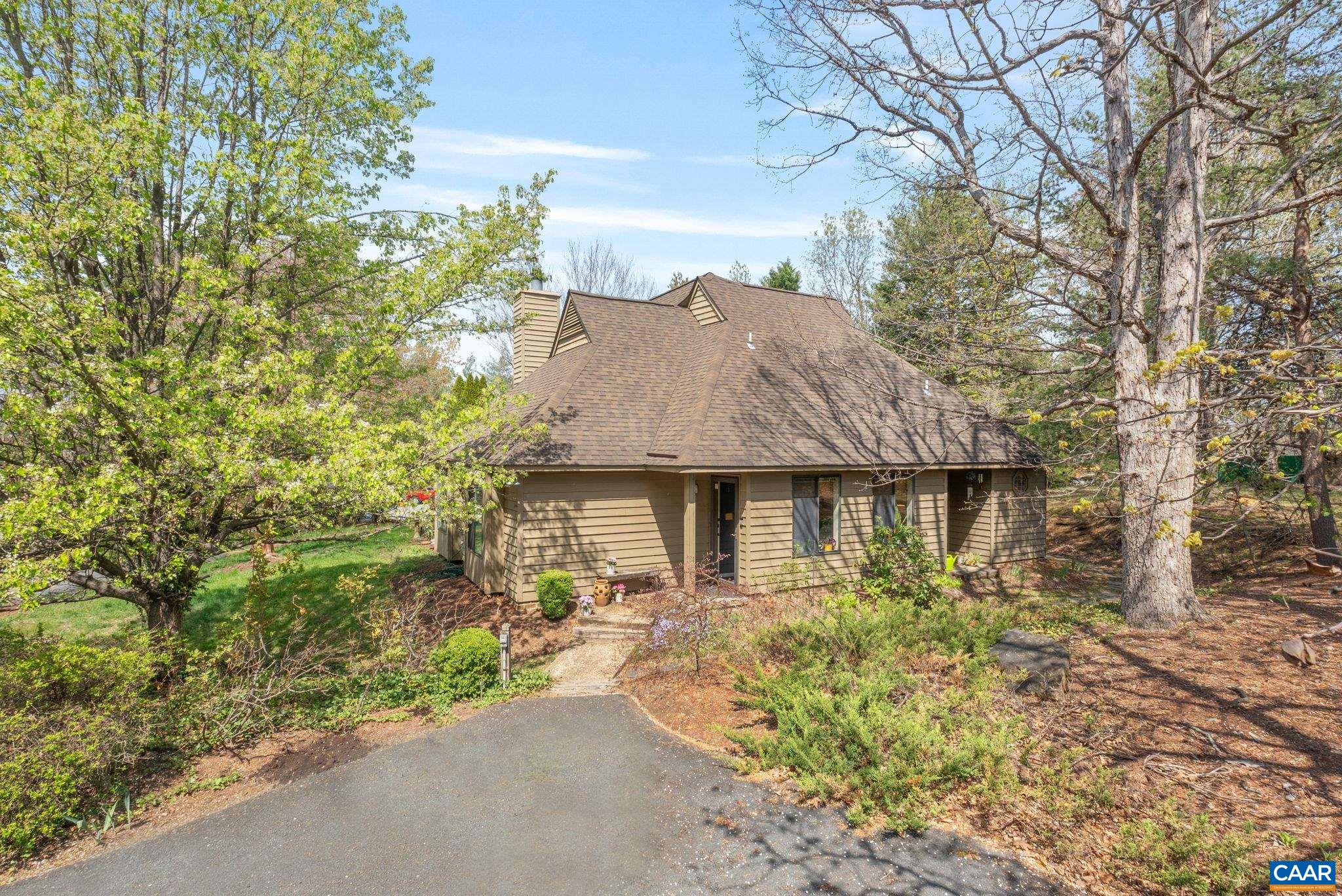 1 RIDGEVIEW CIR, CHARLOTTESVILLE, Virginia 22902, 3 Bedrooms Bedrooms, ,2 BathroomsBathrooms,Residential,1 RIDGEVIEW CIR,675133 MLS # 675133