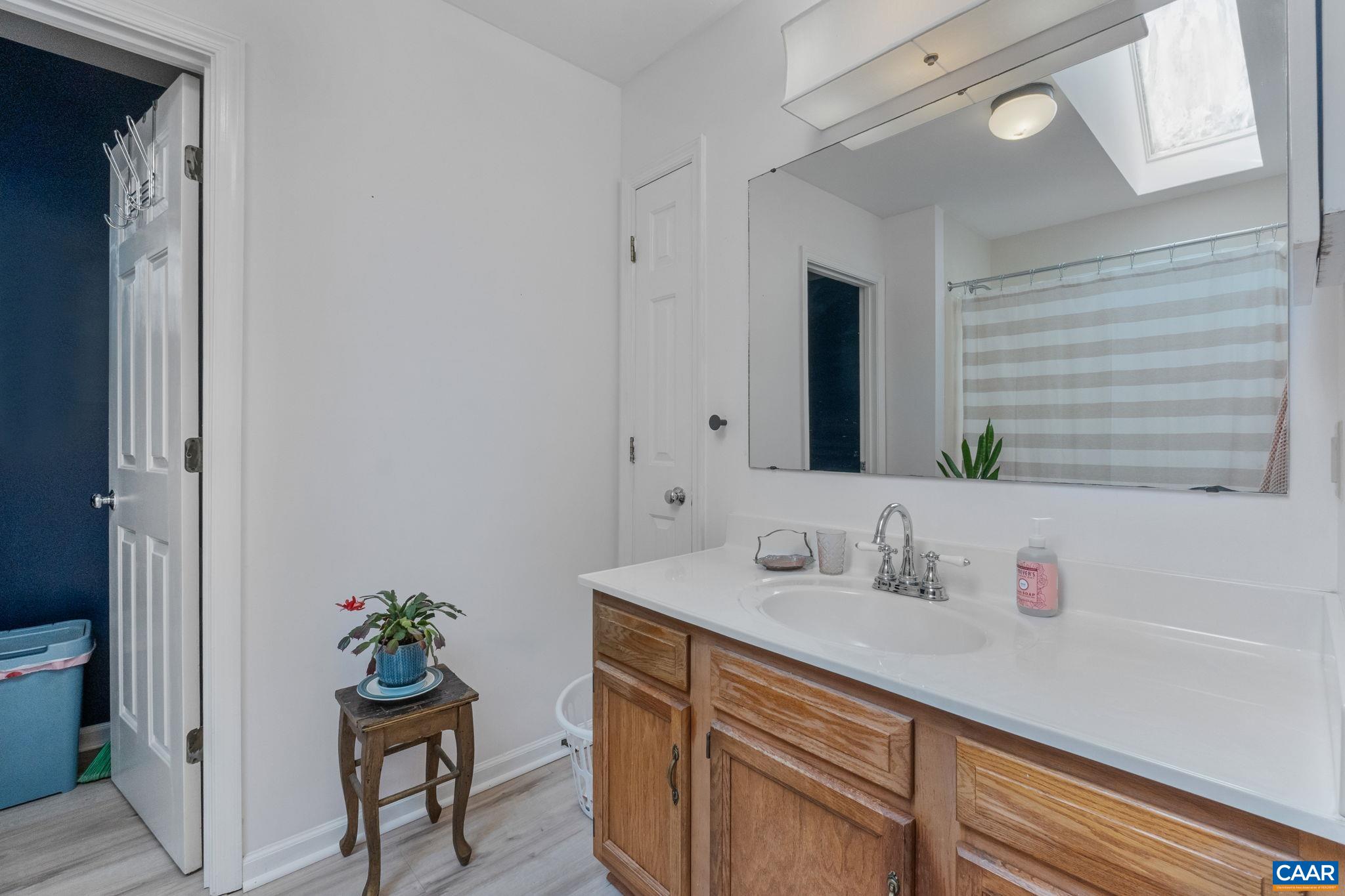 1 RIDGEVIEW CIR, CHARLOTTESVILLE, Virginia 22902, 3 Bedrooms Bedrooms, ,2 BathroomsBathrooms,Residential,1 RIDGEVIEW CIR,675133 MLS # 675133