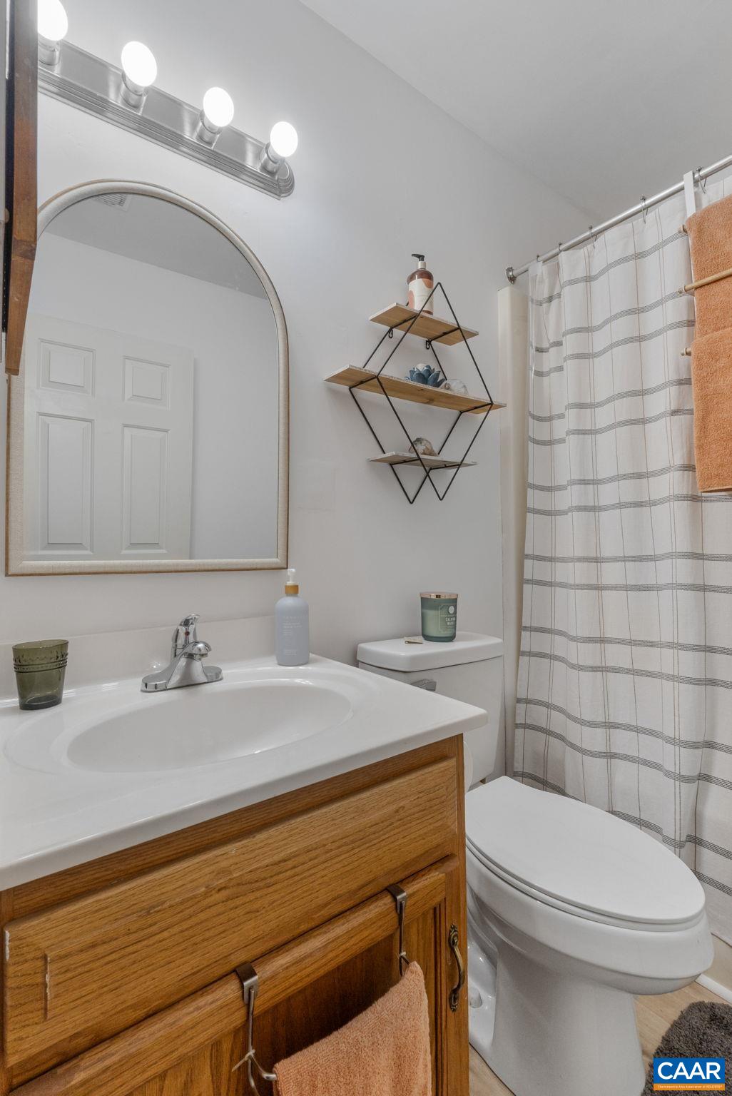 1 RIDGEVIEW CIR, CHARLOTTESVILLE, Virginia 22902, 3 Bedrooms Bedrooms, ,2 BathroomsBathrooms,Residential,1 RIDGEVIEW CIR,675133 MLS # 675133