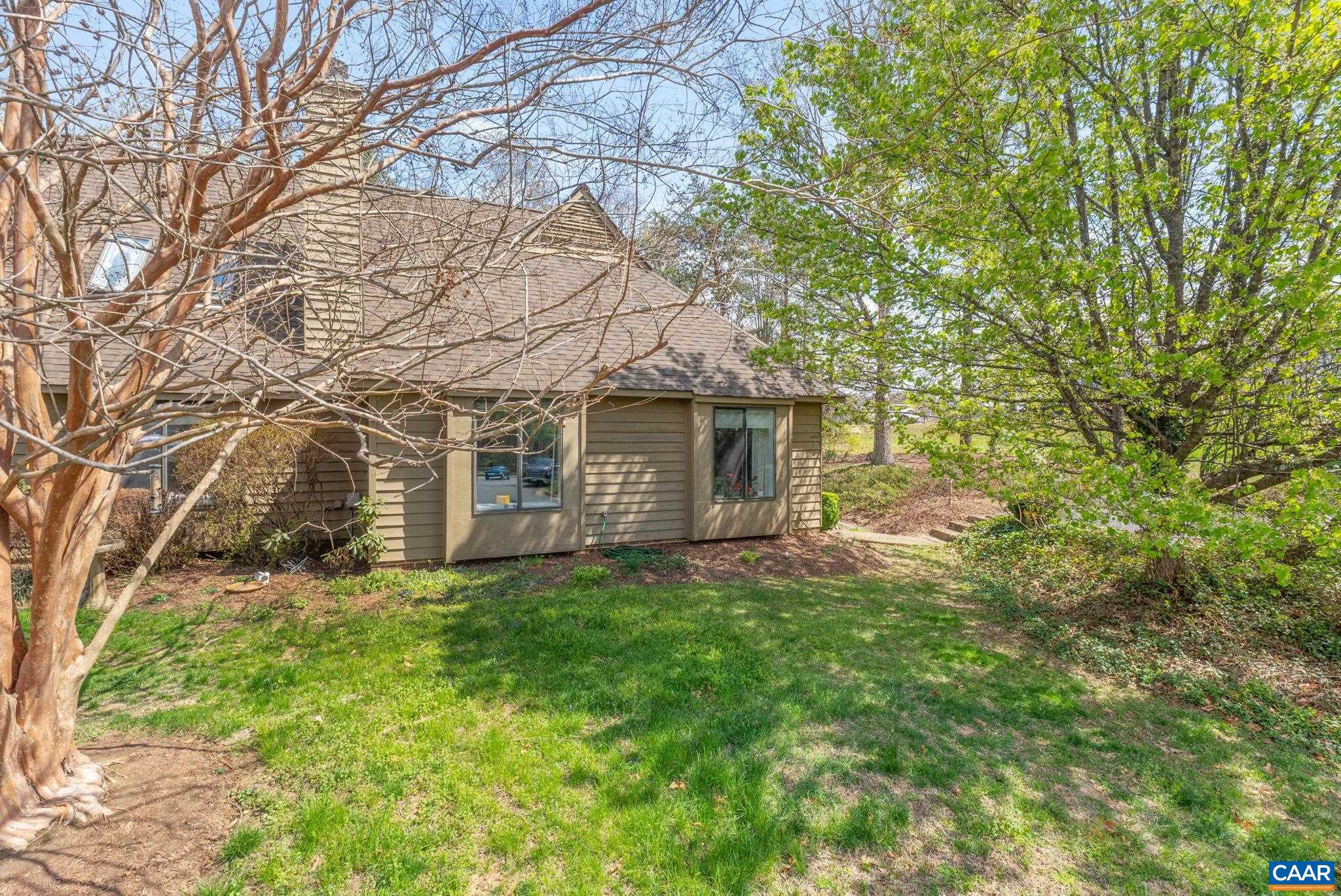 1 RIDGEVIEW CIR, CHARLOTTESVILLE, Virginia 22902, 3 Bedrooms Bedrooms, ,2 BathroomsBathrooms,Residential,1 RIDGEVIEW CIR,675133 MLS # 675133