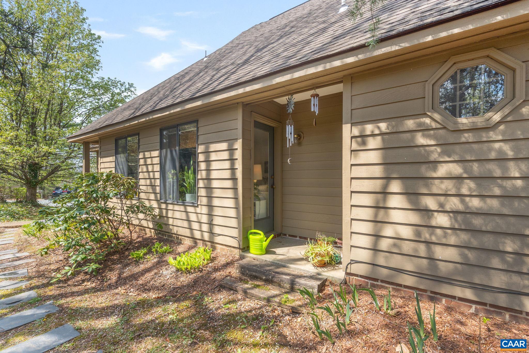 1 RIDGEVIEW CIR, CHARLOTTESVILLE, Virginia 22902, 3 Bedrooms Bedrooms, ,2 BathroomsBathrooms,Residential,1 RIDGEVIEW CIR,675133 MLS # 675133