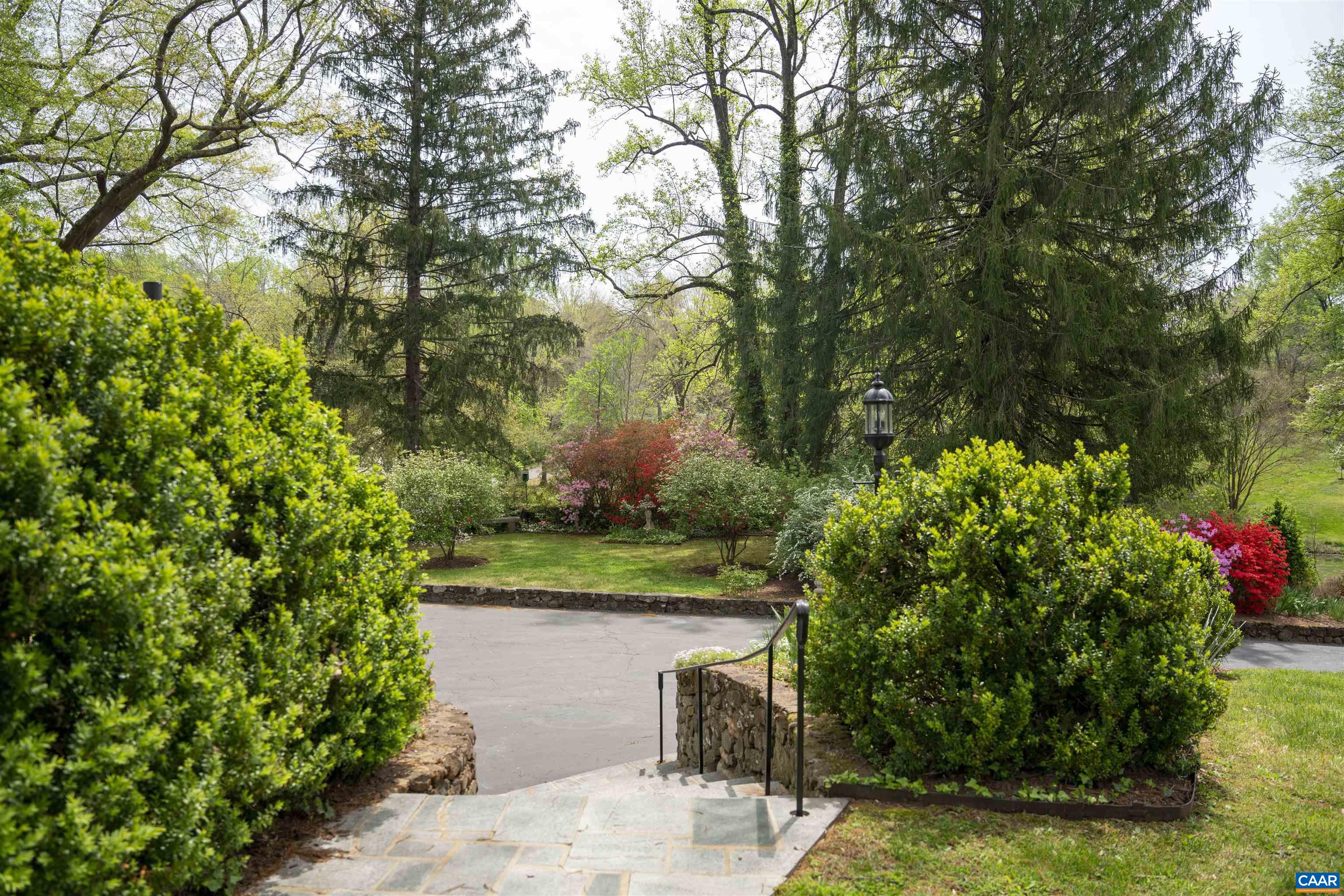 42 OLD FARM RD, CHARLOTTESVILLE, Virginia 22903, 4 Bedrooms Bedrooms, ,3 BathroomsBathrooms,Residential,42 OLD FARM RD,675215 MLS # 675215