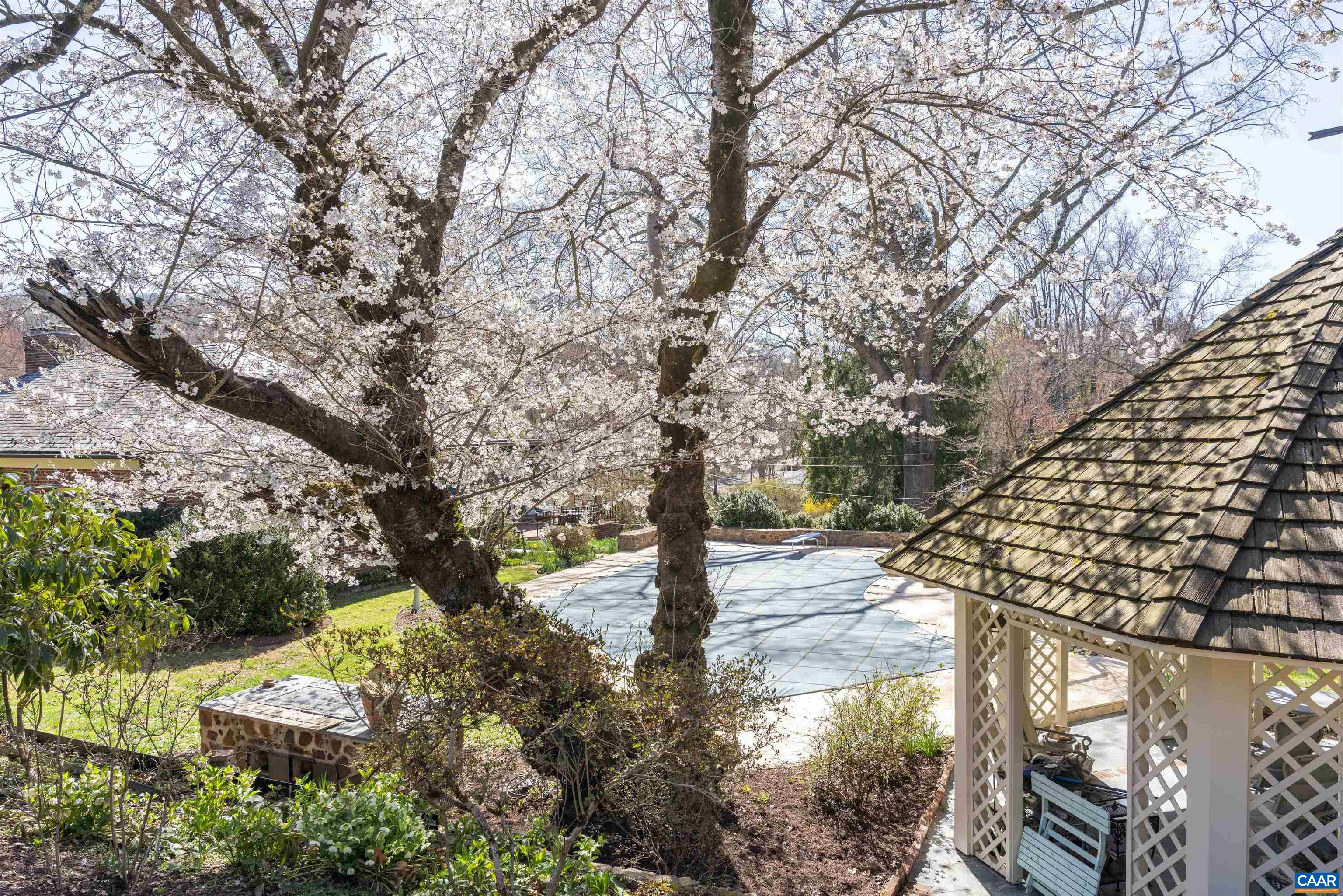 42 OLD FARM RD, CHARLOTTESVILLE, Virginia 22903, 4 Bedrooms Bedrooms, ,3 BathroomsBathrooms,Residential,42 OLD FARM RD,675215 MLS # 675215