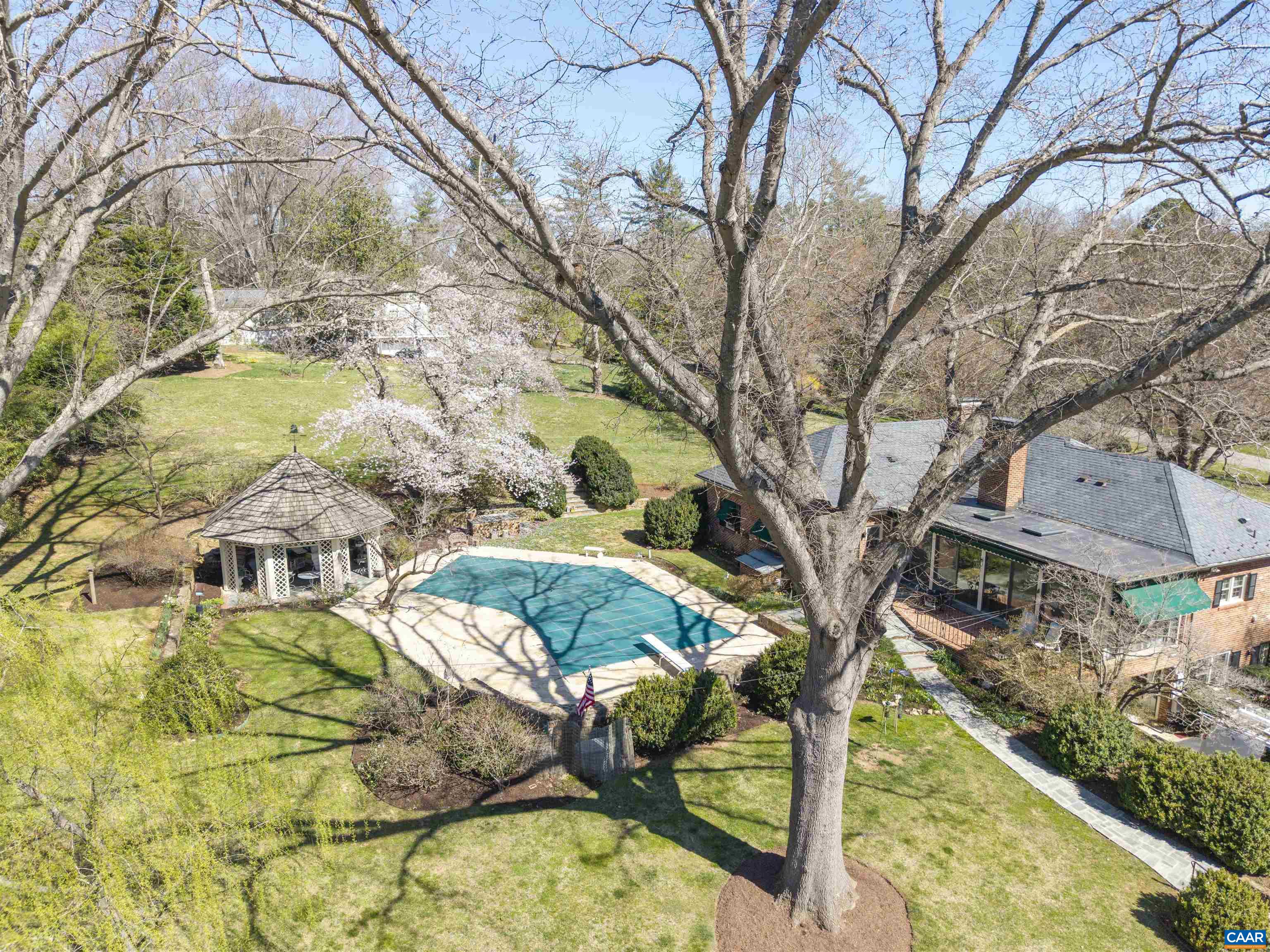 42 OLD FARM RD, CHARLOTTESVILLE, Virginia 22903, 4 Bedrooms Bedrooms, ,3 BathroomsBathrooms,Residential,42 OLD FARM RD,675215 MLS # 675215