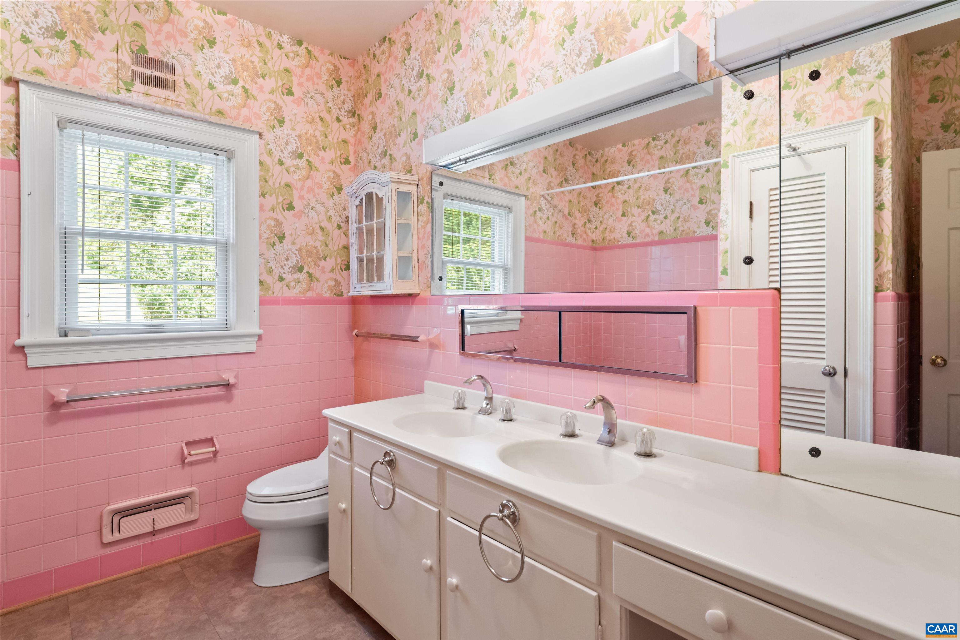 42 OLD FARM RD, CHARLOTTESVILLE, Virginia 22903, 4 Bedrooms Bedrooms, ,3 BathroomsBathrooms,Residential,42 OLD FARM RD,675215 MLS # 675215 42 OLD FARM RD, CHARLOTTESVILLE, Virginia 22903, 4 Bedrooms Bedrooms, ,3 BathroomsBathrooms,Residential,42 OLD FARM RD,675215 MLS # 675215