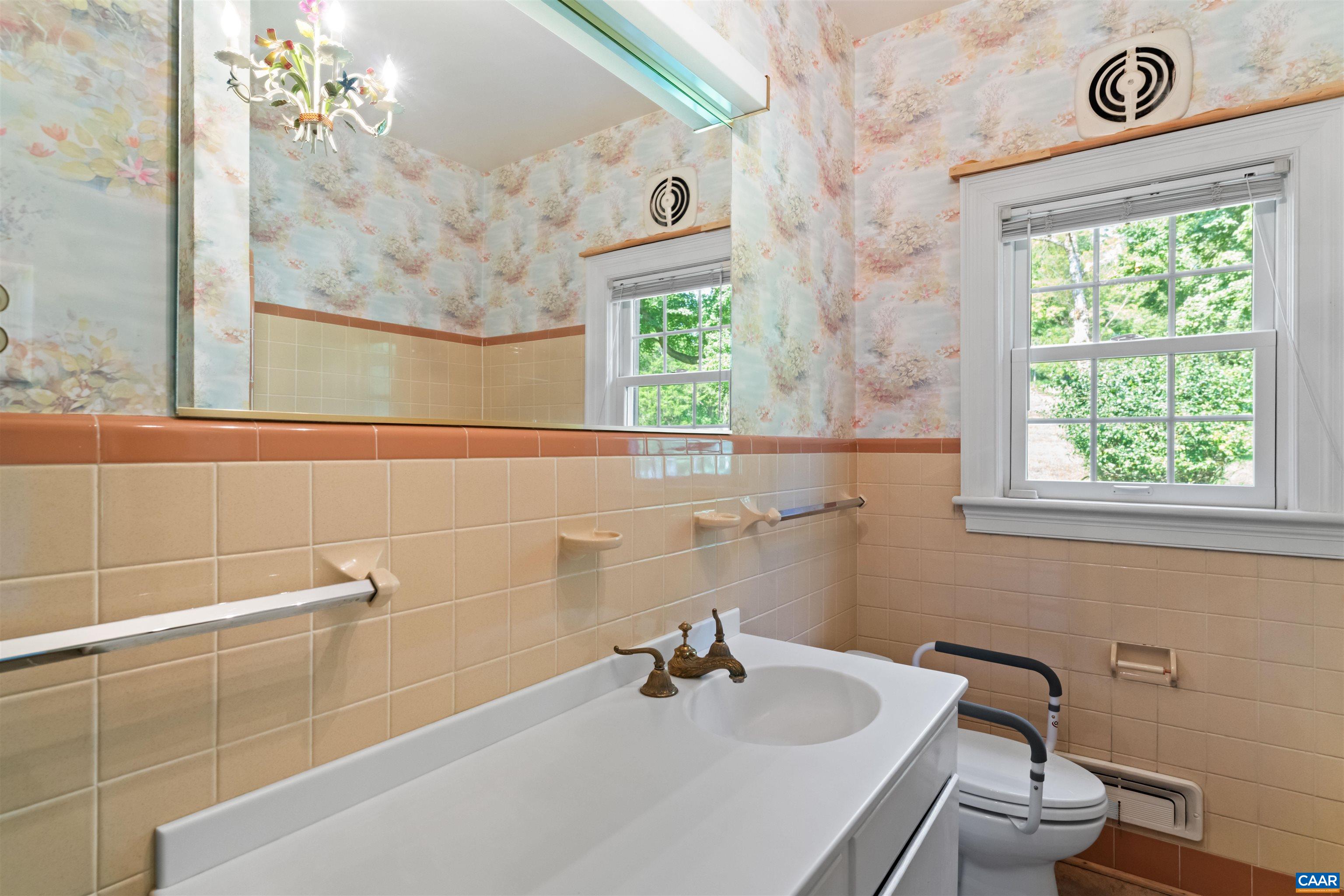 42 OLD FARM RD, CHARLOTTESVILLE, Virginia 22903, 4 Bedrooms Bedrooms, ,3 BathroomsBathrooms,Residential,42 OLD FARM RD,675215 MLS # 675215 42 OLD FARM RD, CHARLOTTESVILLE, Virginia 22903, 4 Bedrooms Bedrooms, ,3 BathroomsBathrooms,Residential,42 OLD FARM RD,675215 MLS # 675215