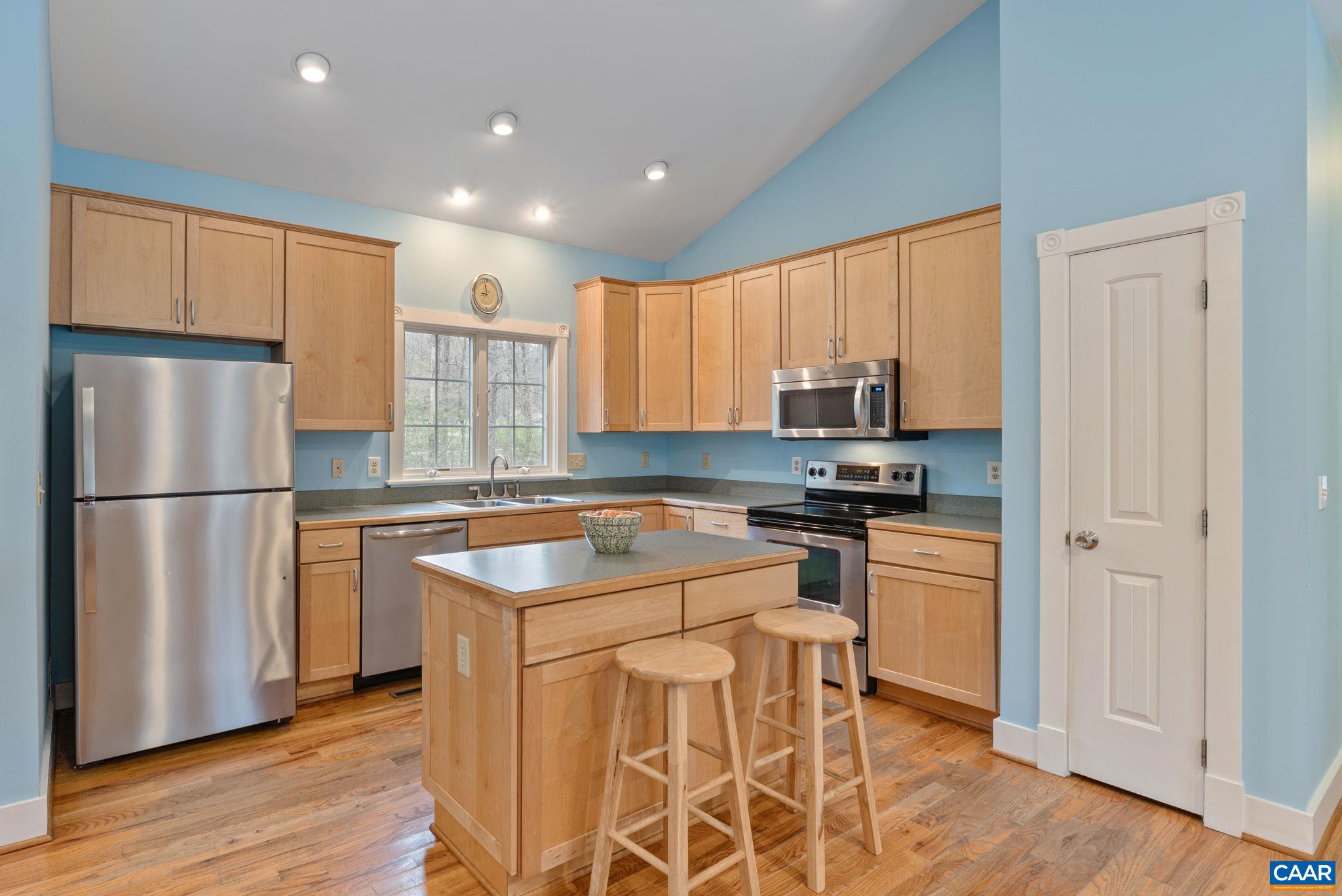 500 RHUE HOLLOW RD, ROSELAND, Virginia 22967, 2 Bedrooms Bedrooms, ,2 BathroomsBathrooms,Residential,Fern Brooke,500 RHUE HOLLOW RD,675217 MLS # 675217