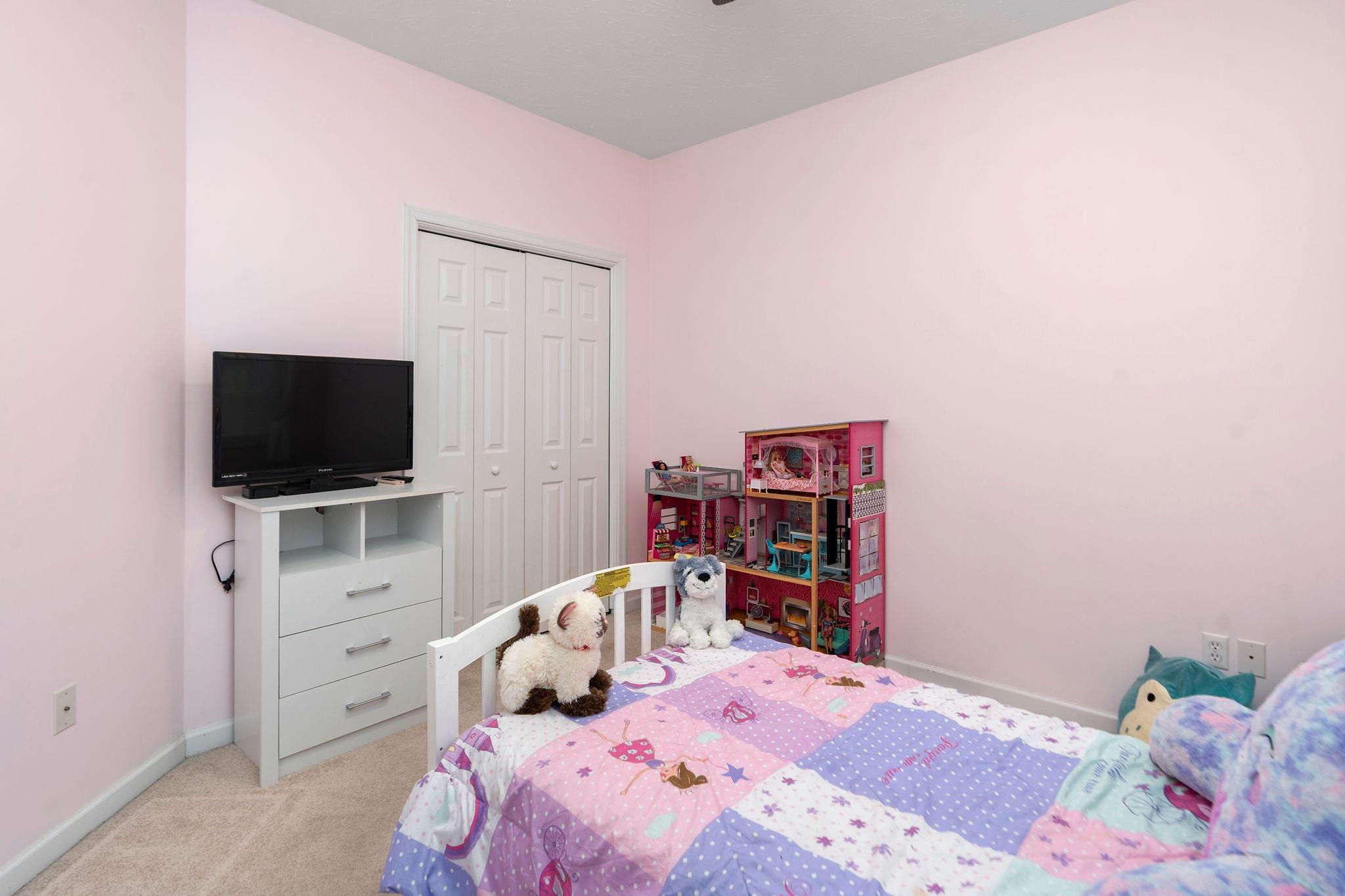 12 LITTLE JOHN CT, WAYNESBORO, Virginia 22980, 4 Bedrooms Bedrooms, ,3 BathroomsBathrooms,Residential,12 LITTLE JOHN CT,675219 MLS # 675219