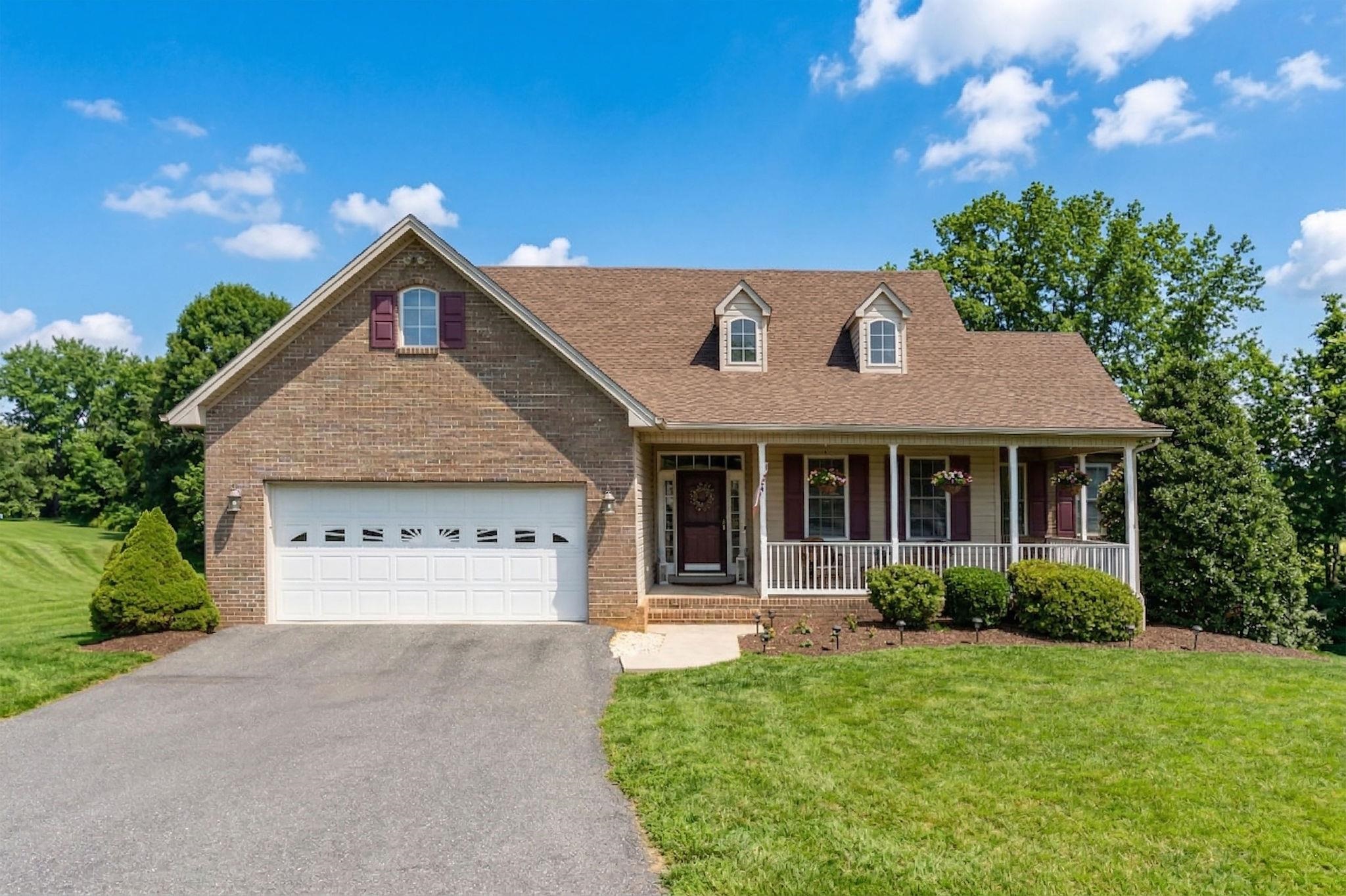 12 LITTLE JOHN CT, WAYNESBORO, Virginia 22980, 4 Bedrooms Bedrooms, ,3 BathroomsBathrooms,Residential,12 LITTLE JOHN CT,675219 MLS # 675219