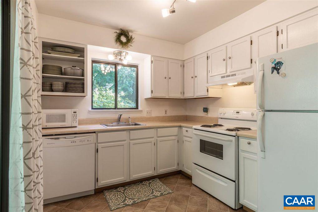 109 HAMMOND ST, CHARLOTTESVILLE, Virginia 22903, 3 Bedrooms Bedrooms, ,1 BathroomBathrooms,Residential,109 HAMMOND ST,675235 MLS # 675235