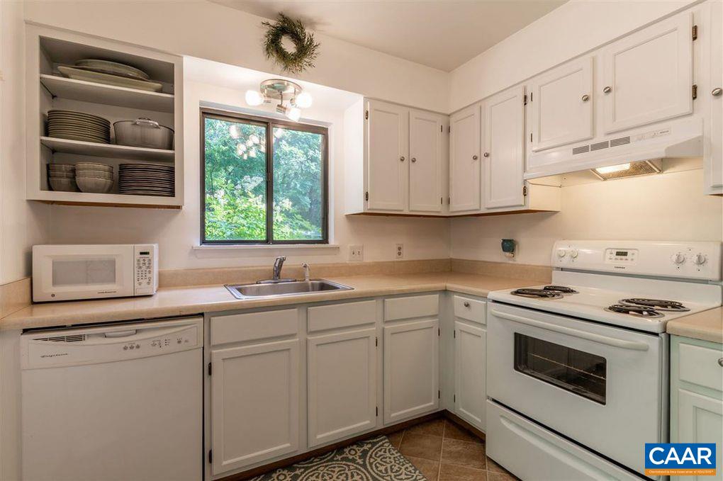 109 HAMMOND ST, CHARLOTTESVILLE, Virginia 22903, 3 Bedrooms Bedrooms, ,1 BathroomBathrooms,Residential,109 HAMMOND ST,675235 MLS # 675235