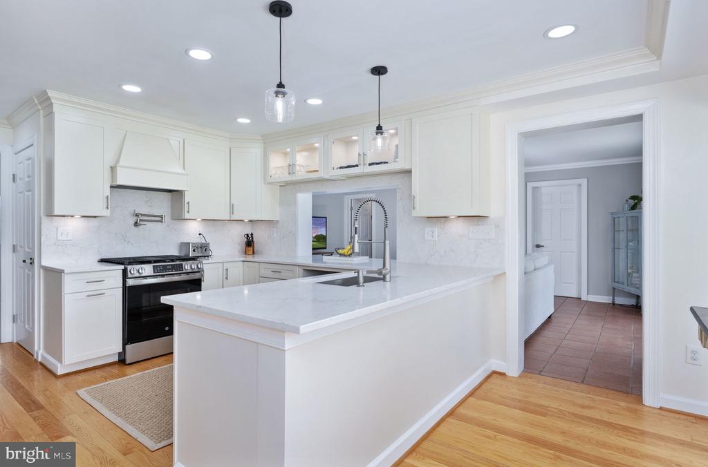 5191 BEACH RIDGE LANE, AMISSVILLE, Virginia 20106, 5 Bedrooms Bedrooms, ,3 BathroomsBathrooms,Residential,5191 BEACH RIDGE LANE,VACU2010766 MLS # VACU2010766