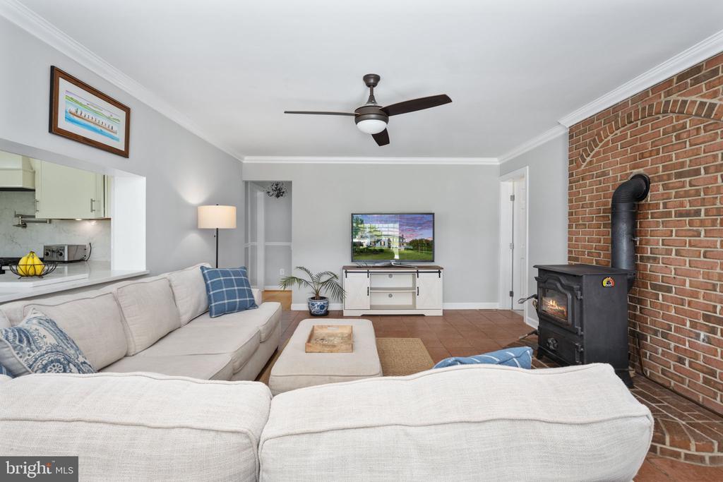 5191 BEACH RIDGE LANE, AMISSVILLE, Virginia 20106, 5 Bedrooms Bedrooms, ,3 BathroomsBathrooms,Residential,5191 BEACH RIDGE LANE,VACU2010766 MLS # VACU2010766