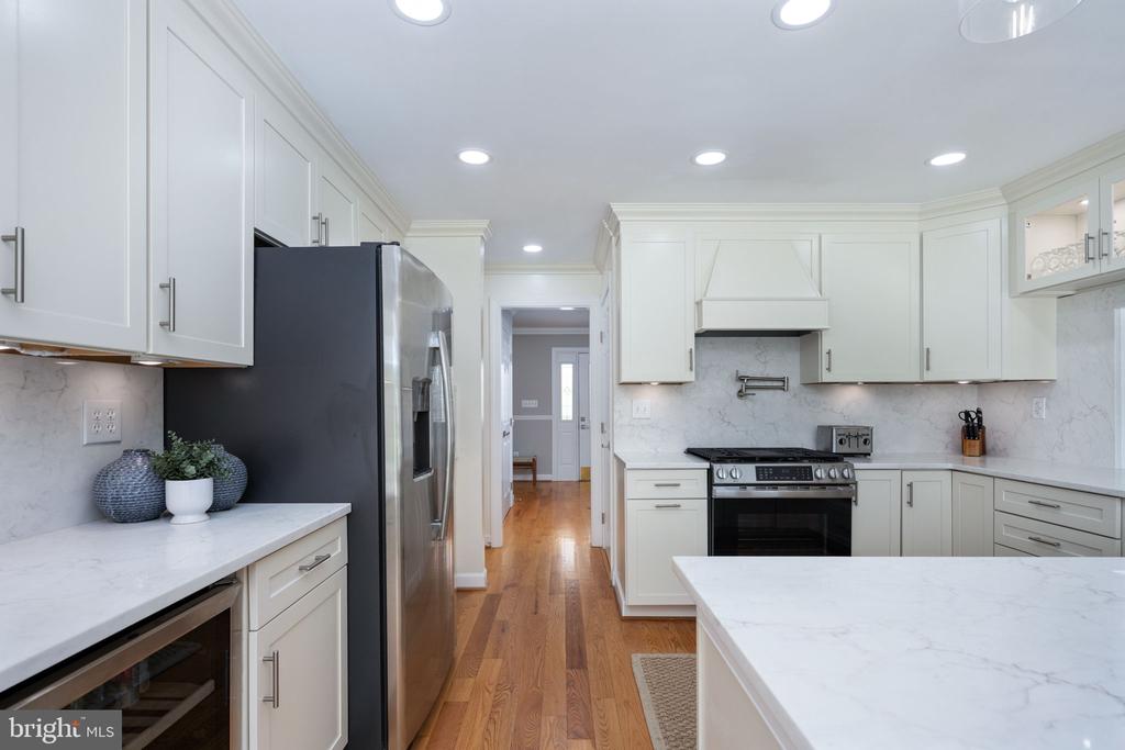 5191 BEACH RIDGE LANE, AMISSVILLE, Virginia 20106, 5 Bedrooms Bedrooms, ,3 BathroomsBathrooms,Residential,5191 BEACH RIDGE LANE,VACU2010766 MLS # VACU2010766