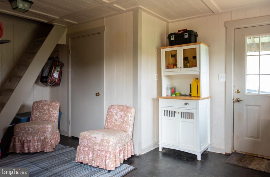 5191 BEACH RIDGE LANE, AMISSVILLE, Virginia 20106, 5 Bedrooms Bedrooms, ,3 BathroomsBathrooms,Residential,5191 BEACH RIDGE LANE,VACU2010766 MLS # VACU2010766