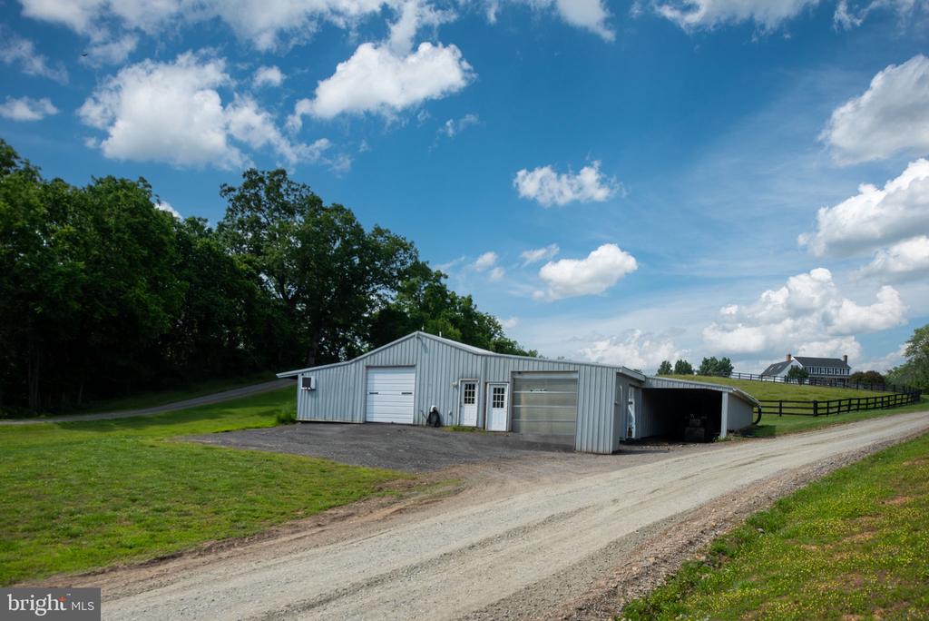 5191 BEACH RIDGE LANE, AMISSVILLE, Virginia 20106, 5 Bedrooms Bedrooms, ,3 BathroomsBathrooms,Residential,5191 BEACH RIDGE LANE,VACU2010766 MLS # VACU2010766