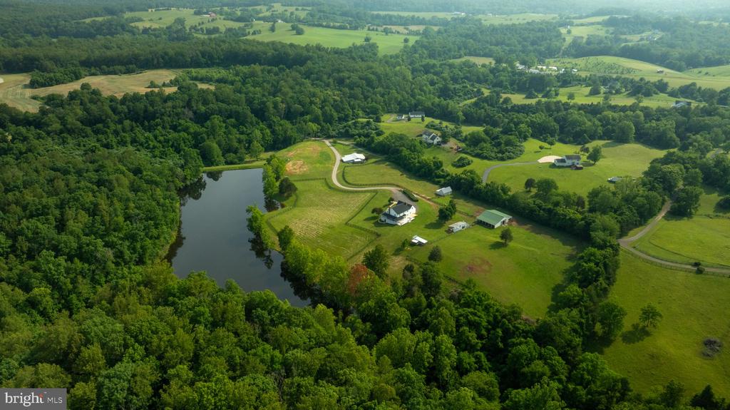 5191 BEACH RIDGE LANE, AMISSVILLE, Virginia 20106, 5 Bedrooms Bedrooms, ,3 BathroomsBathrooms,Residential,5191 BEACH RIDGE LANE,VACU2010766 MLS # VACU2010766