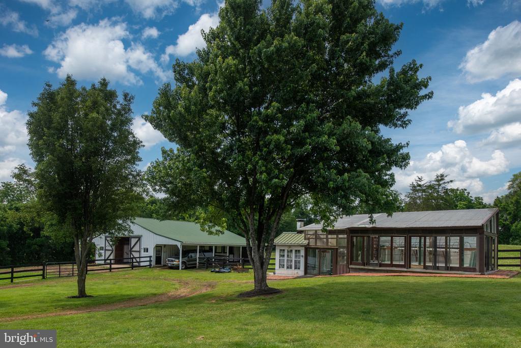 5191 BEACH RIDGE LANE, AMISSVILLE, Virginia 20106, 5 Bedrooms Bedrooms, ,3 BathroomsBathrooms,Residential,5191 BEACH RIDGE LANE,VACU2010766 MLS # VACU2010766