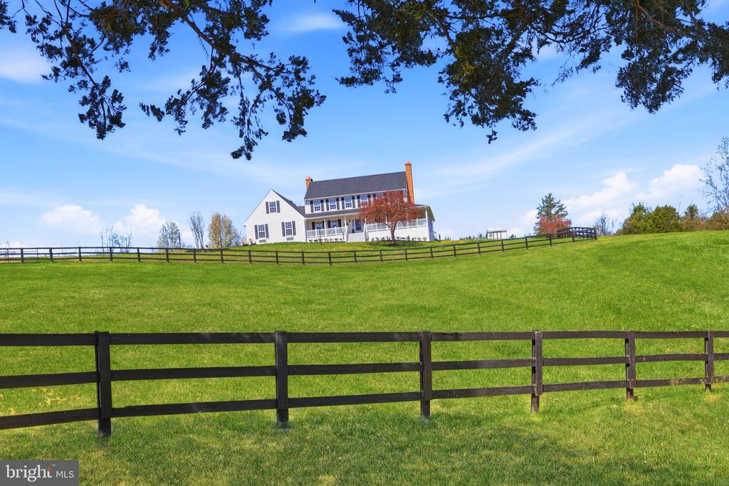 5191 BEACH RIDGE LANE, AMISSVILLE, Virginia 20106, 5 Bedrooms Bedrooms, ,3 BathroomsBathrooms,Residential,5191 BEACH RIDGE LANE,VACU2010766 MLS # VACU2010766