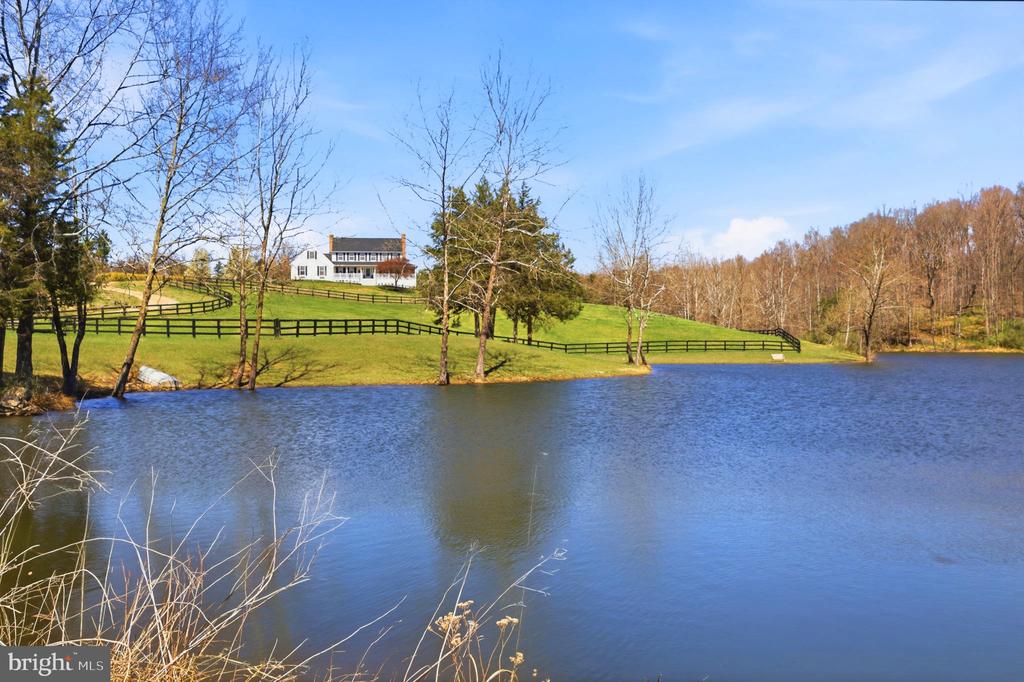 5191 BEACH RIDGE LANE, AMISSVILLE, Virginia 20106, 5 Bedrooms Bedrooms, ,3 BathroomsBathrooms,Residential,5191 BEACH RIDGE LANE,VACU2010766 MLS # VACU2010766