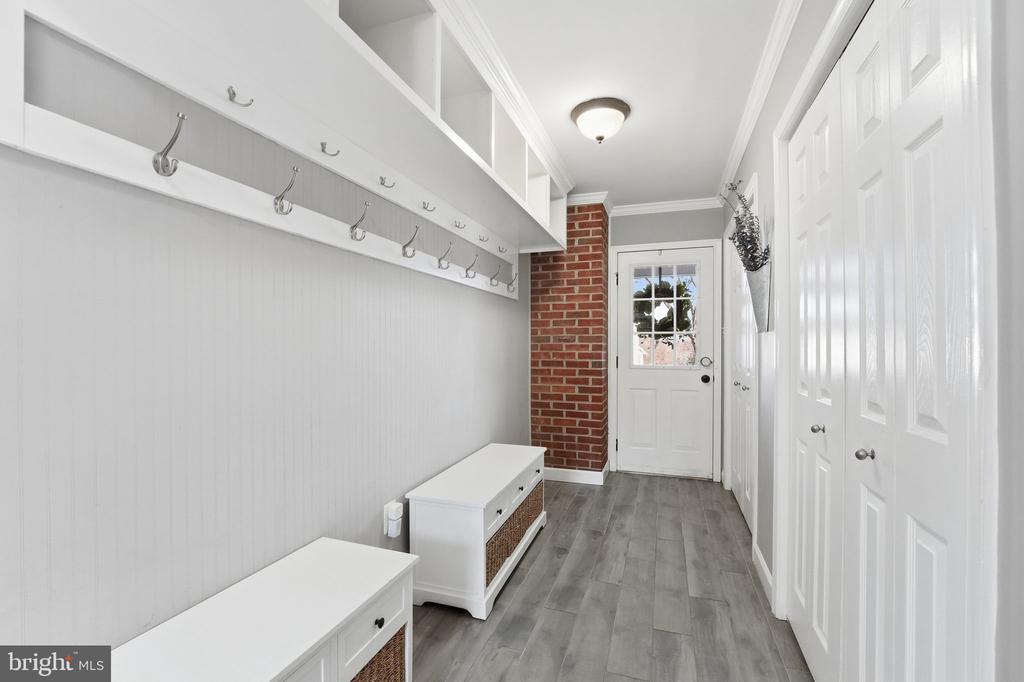 114 ERIN DR, WARRENTON, Virginia 20186, 5 Bedrooms Bedrooms, ,4 BathroomsBathrooms,Residential,114 ERIN DR,VAFQ2021272 MLS # VAFQ2021272 114 ERIN DR, WARRENTON, Virginia 20186, 5 Bedrooms Bedrooms, ,4 BathroomsBathrooms,Residential,114 ERIN DR,VAFQ2021272 MLS # VAFQ2021272