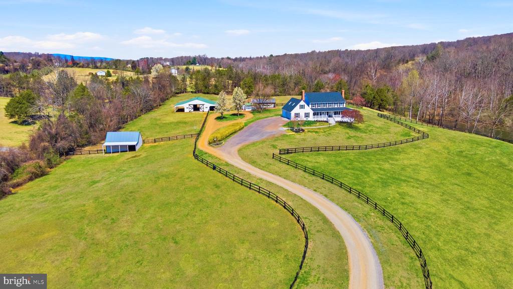 5191 BEACH RIDGE LANE, AMISSVILLE, Virginia 20106, 5 Bedrooms Bedrooms, ,3 BathroomsBathrooms,Residential,5191 BEACH RIDGE LANE,VACU2013190 MLS # VACU2013190