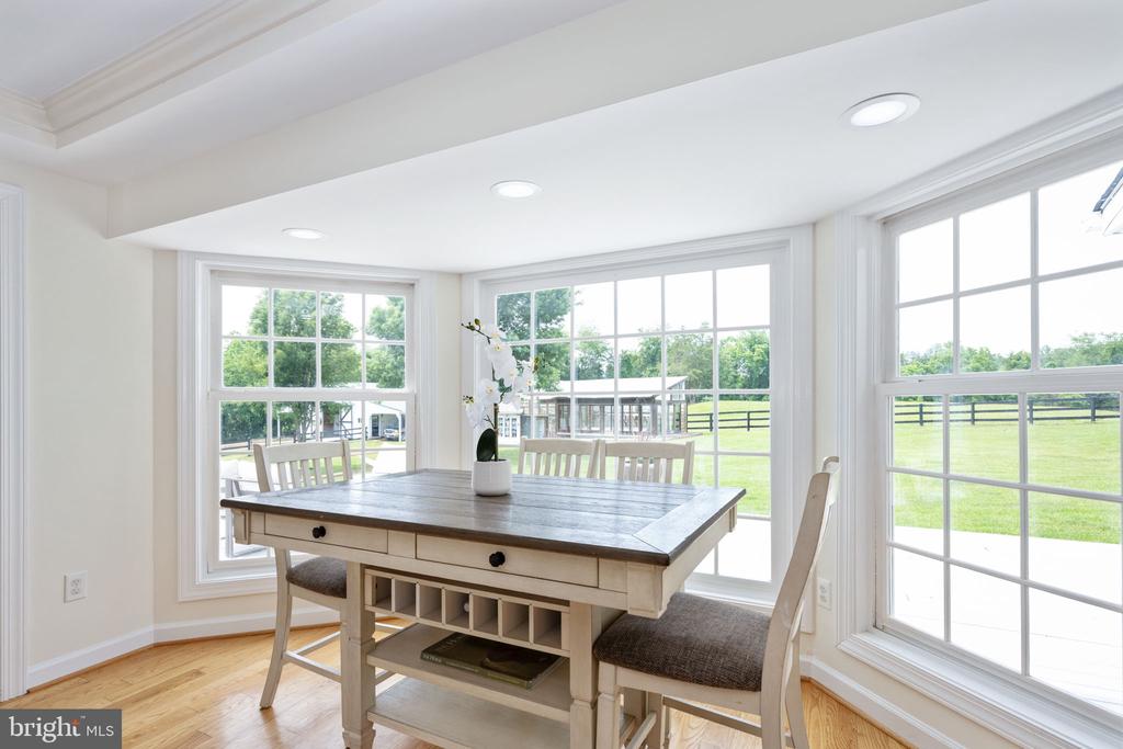 5191 BEACH RIDGE LANE, AMISSVILLE, Virginia 20106, 5 Bedrooms Bedrooms, ,3 BathroomsBathrooms,Residential,5191 BEACH RIDGE LANE,VACU2013190 MLS # VACU2013190