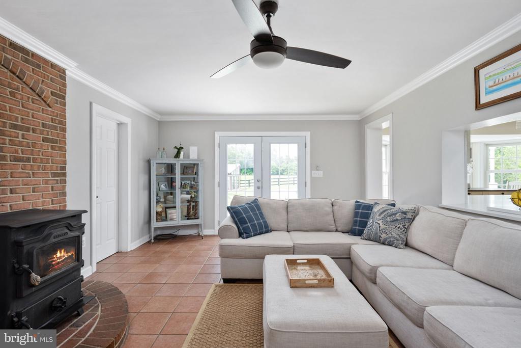 5191 BEACH RIDGE LANE, AMISSVILLE, Virginia 20106, 5 Bedrooms Bedrooms, ,3 BathroomsBathrooms,Residential,5191 BEACH RIDGE LANE,VACU2013190 MLS # VACU2013190