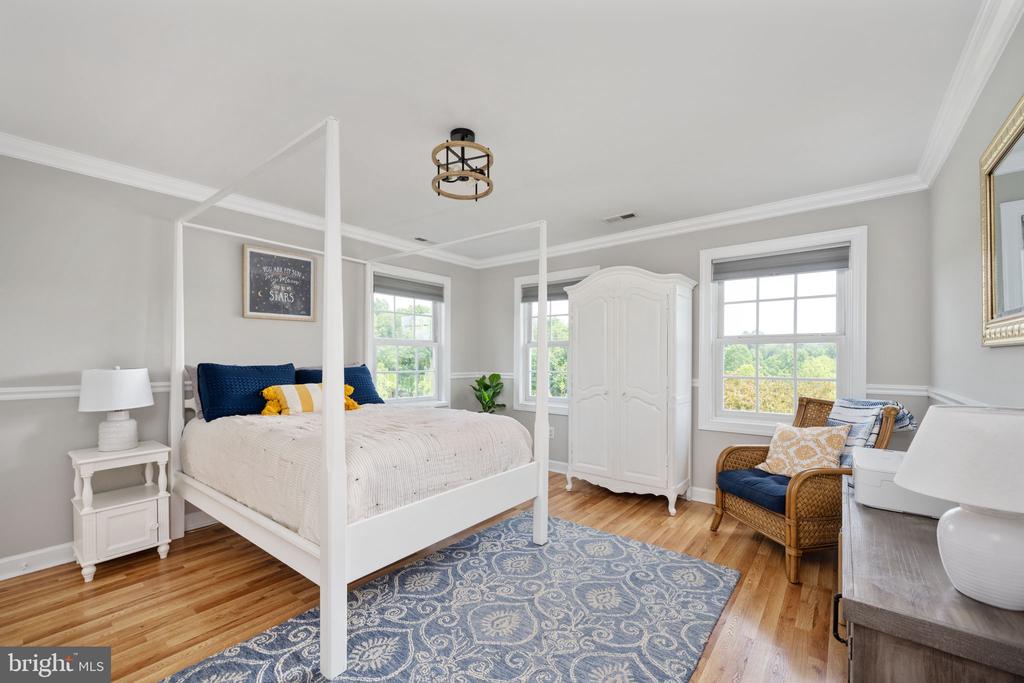 5191 BEACH RIDGE LANE, AMISSVILLE, Virginia 20106, 5 Bedrooms Bedrooms, ,3 BathroomsBathrooms,Residential,5191 BEACH RIDGE LANE,VACU2013190 MLS # VACU2013190