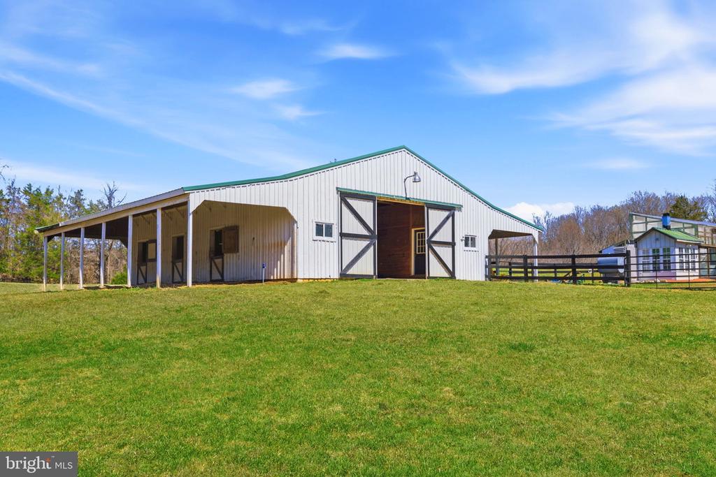 5191 BEACH RIDGE LANE, AMISSVILLE, Virginia 20106, 5 Bedrooms Bedrooms, ,3 BathroomsBathrooms,Residential,5191 BEACH RIDGE LANE,VACU2013190 MLS # VACU2013190