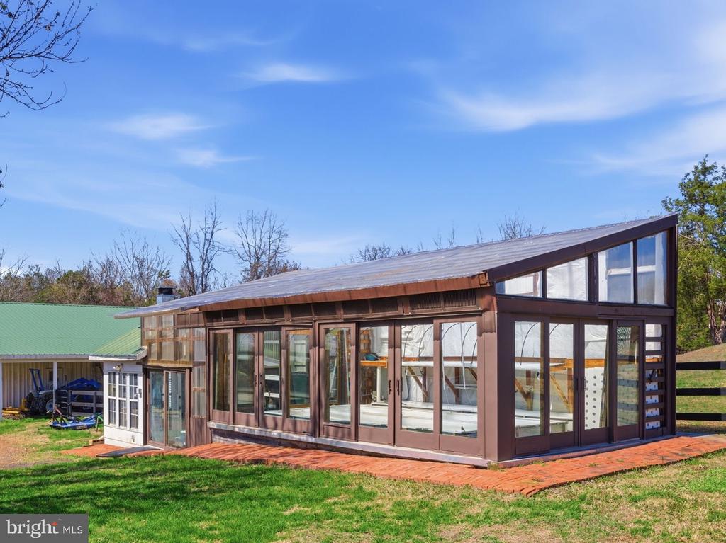 5191 BEACH RIDGE LANE, AMISSVILLE, Virginia 20106, 5 Bedrooms Bedrooms, ,3 BathroomsBathrooms,Residential,5191 BEACH RIDGE LANE,VACU2013190 MLS # VACU2013190