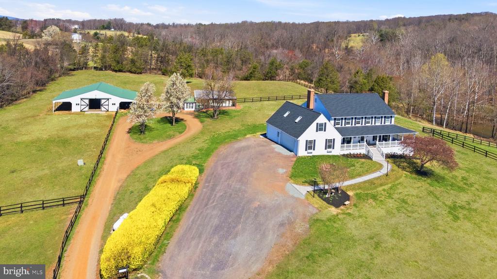 5191 BEACH RIDGE LANE, AMISSVILLE, Virginia 20106, 5 Bedrooms Bedrooms, ,3 BathroomsBathrooms,Residential,5191 BEACH RIDGE LANE,VACU2013190 MLS # VACU2013190