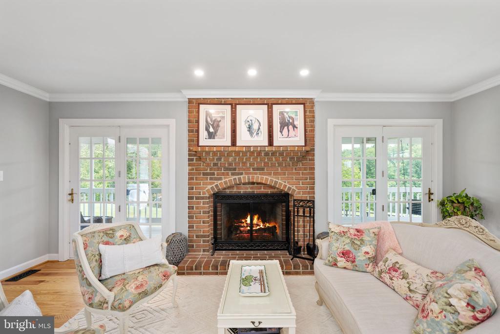 5191 BEACH RIDGE LANE, AMISSVILLE, Virginia 20106, 5 Bedrooms Bedrooms, ,3 BathroomsBathrooms,Residential,5191 BEACH RIDGE LANE,VACU2013190 MLS # VACU2013190