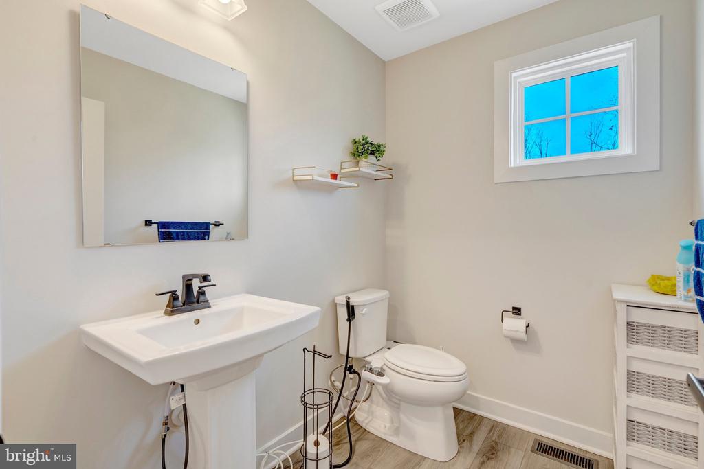 3013 FORESTDALE DR, WARRENTON, Virginia, 5 Bedrooms Bedrooms, ,4 BathroomsBathrooms,Residential,3013 FORESTDALE DR,VAFQ2021258 MLS # VAFQ2021258