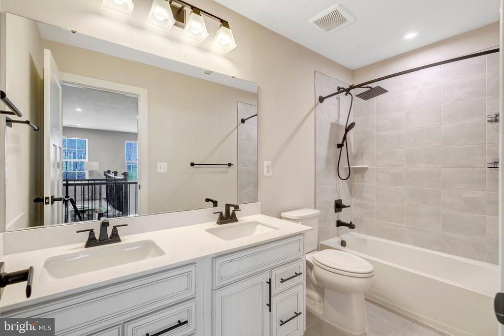 3013 FORESTDALE DR, WARRENTON, Virginia, 5 Bedrooms Bedrooms, ,4 BathroomsBathrooms,Residential,3013 FORESTDALE DR,VAFQ2021258 MLS # VAFQ2021258