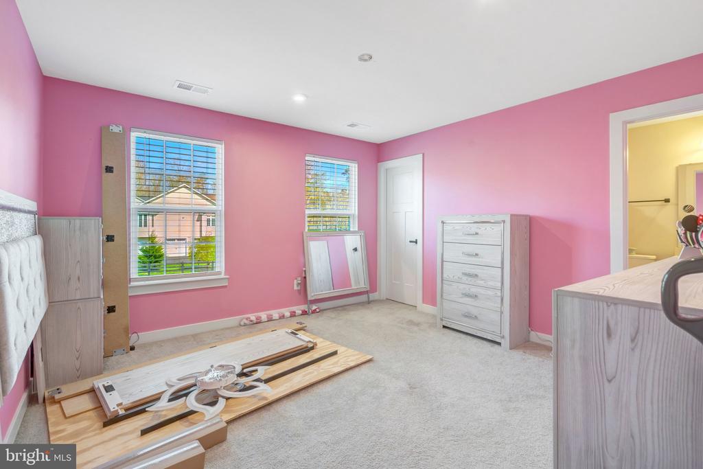 3013 FORESTDALE DR, WARRENTON, Virginia, 5 Bedrooms Bedrooms, ,4 BathroomsBathrooms,Residential,3013 FORESTDALE DR,VAFQ2021258 MLS # VAFQ2021258