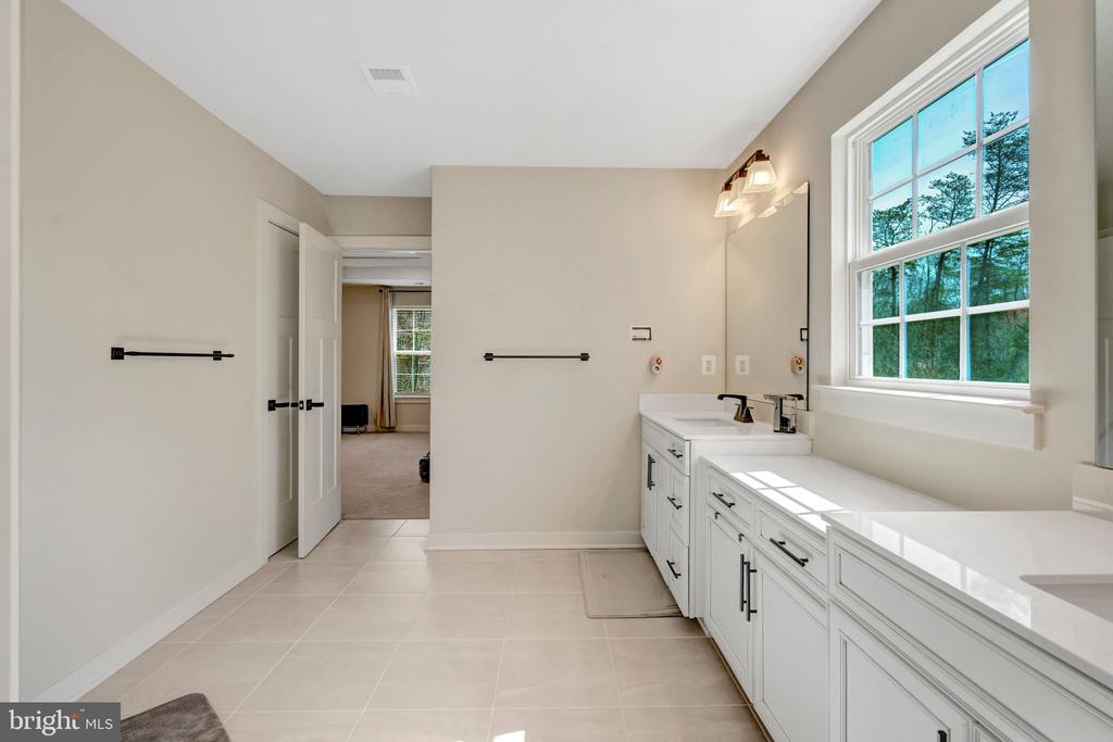 3013 FORESTDALE DR, WARRENTON, Virginia, 5 Bedrooms Bedrooms, ,4 BathroomsBathrooms,Residential,3013 FORESTDALE DR,VAFQ2021258 MLS # VAFQ2021258