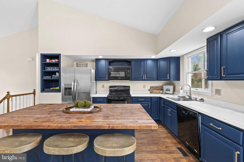 200 WILDERNESS LN, LOCUST GROVE, Virginia 22508, 4 Bedrooms Bedrooms, ,3 BathroomsBathrooms,Residential,200 WILDERNESS LN,VAOR2013750 MLS # VAOR2013750