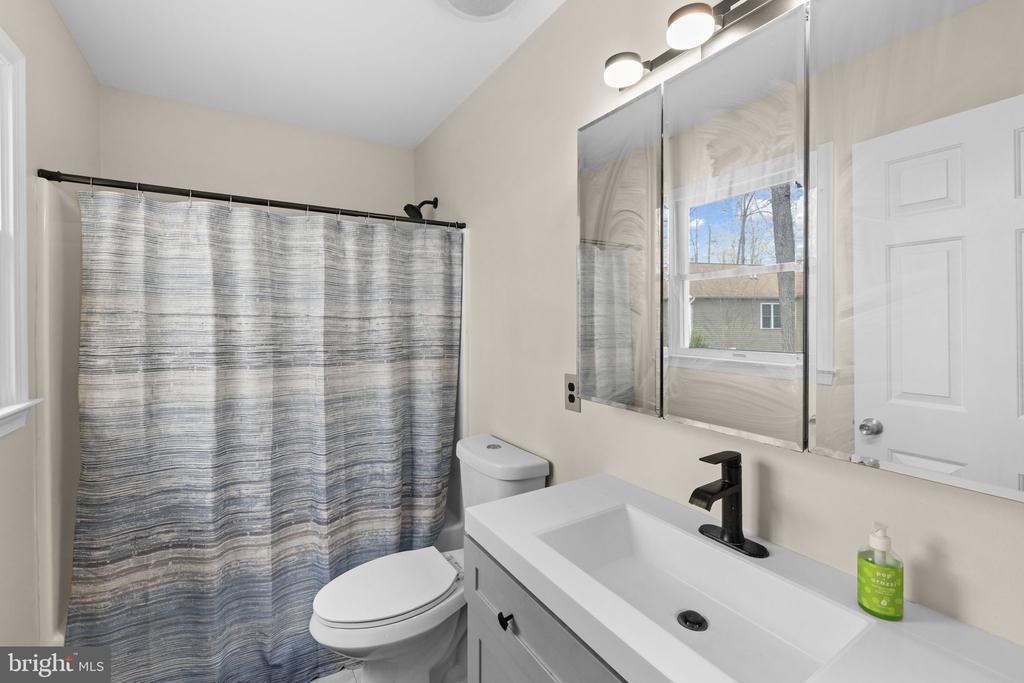 200 WILDERNESS LN, LOCUST GROVE, Virginia 22508, 4 Bedrooms Bedrooms, ,3 BathroomsBathrooms,Residential,200 WILDERNESS LN,VAOR2013750 MLS # VAOR2013750