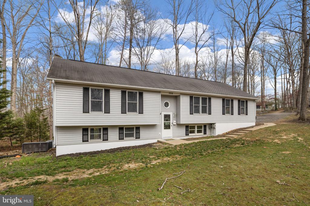 200 WILDERNESS LN, LOCUST GROVE, Virginia 22508, 4 Bedrooms Bedrooms, ,3 BathroomsBathrooms,Residential,200 WILDERNESS LN,VAOR2013750 MLS # VAOR2013750