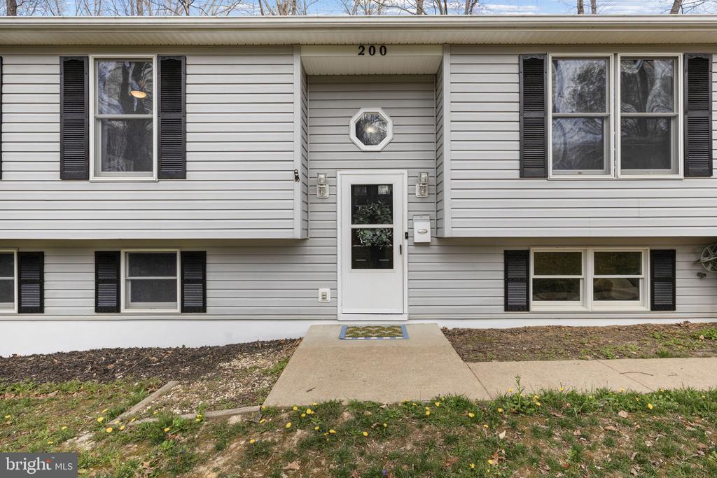 200 WILDERNESS LN, LOCUST GROVE, Virginia 22508, 4 Bedrooms Bedrooms, ,3 BathroomsBathrooms,Residential,200 WILDERNESS LN,VAOR2013750 MLS # VAOR2013750