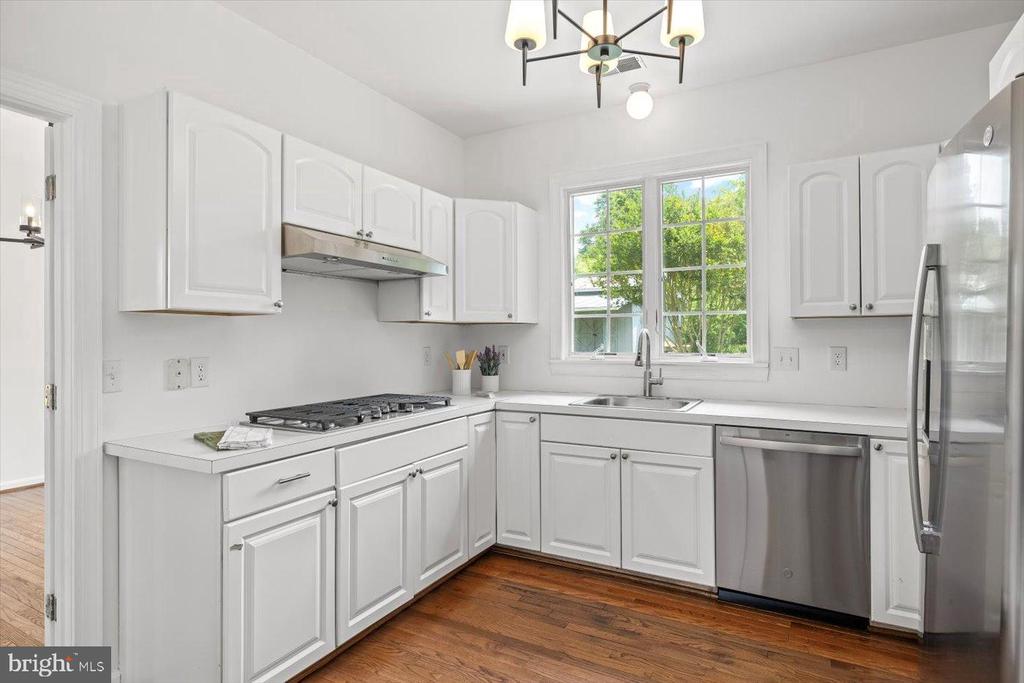 274 AARON MOUNTAIN RD, CASTLETON, Virginia 22716, 3 Bedrooms Bedrooms, ,3 BathroomsBathrooms,Residential,274 AARON MOUNTAIN RD,VARP2002554 MLS # VARP2002554